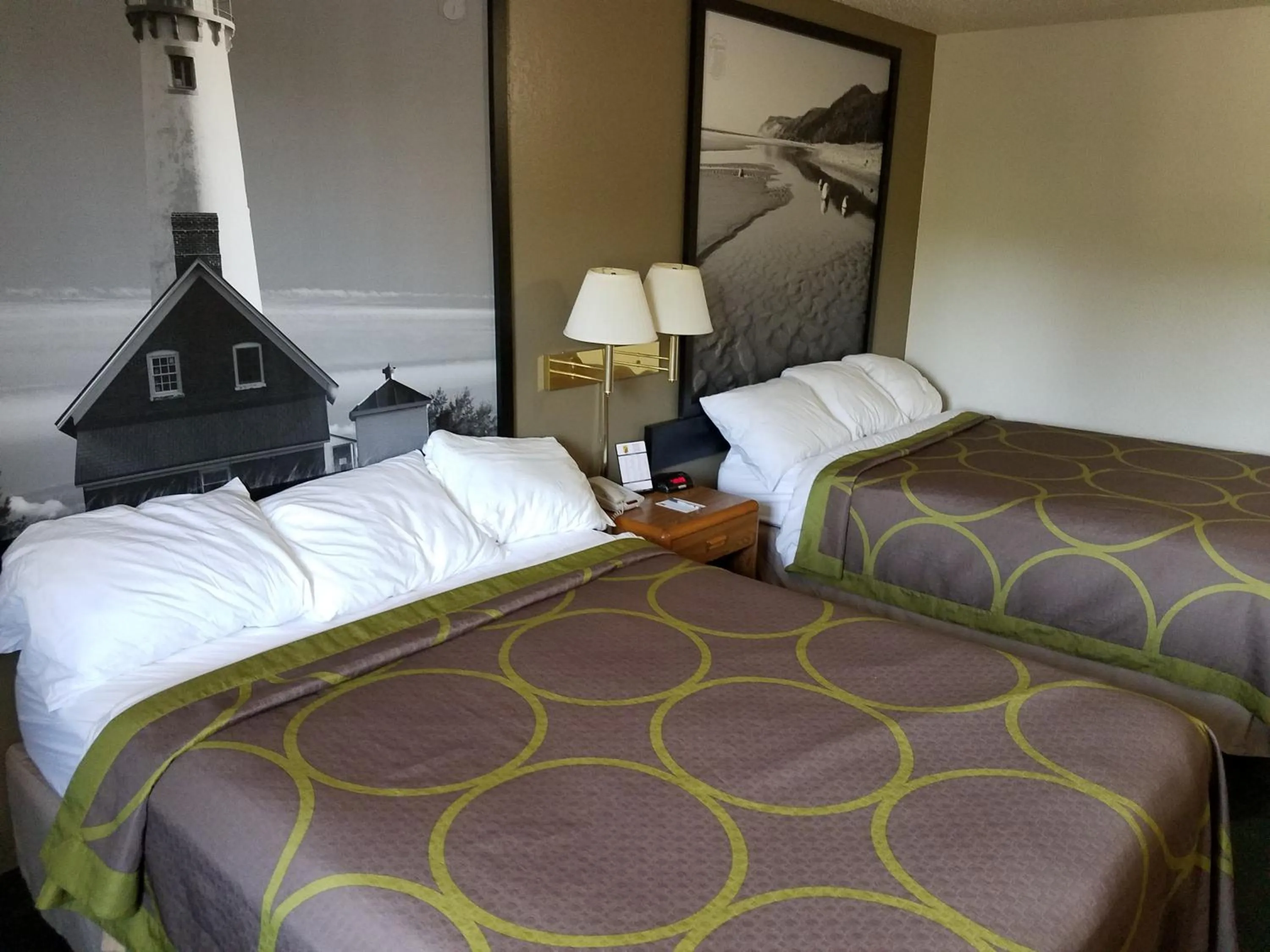 Queen Room with Two Queen Beds - Non-Smoking in Super 8 by Wyndham Houghton Lake