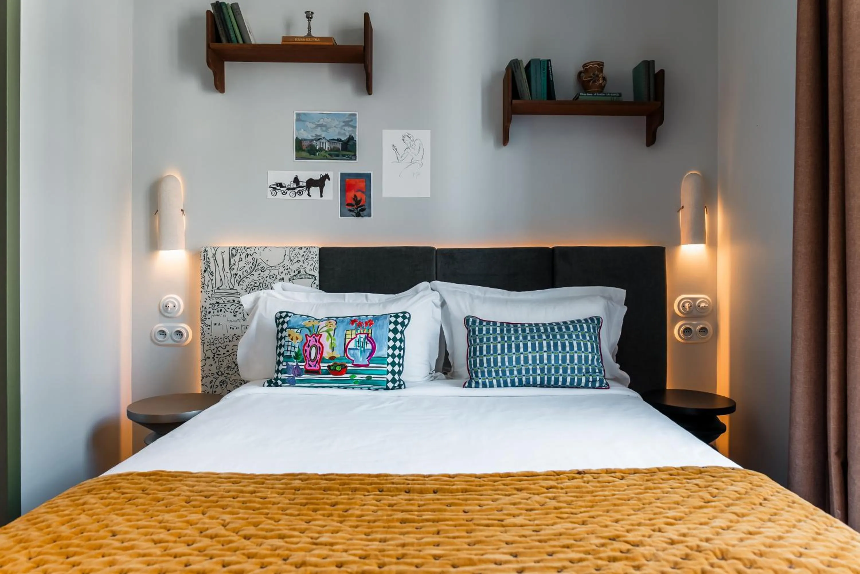 SMALL in Kraft Hotel