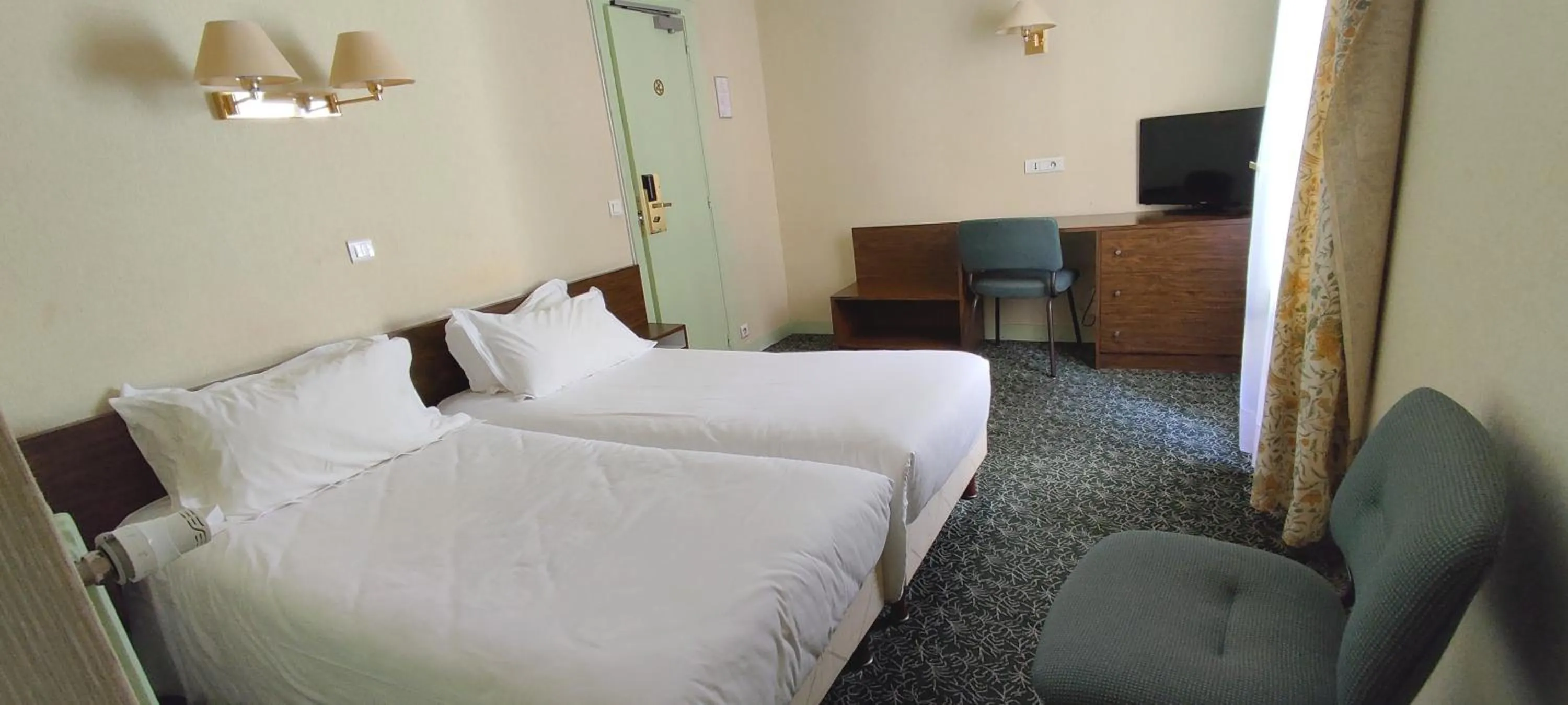 Twin Room in Grand Hôtel du Havre