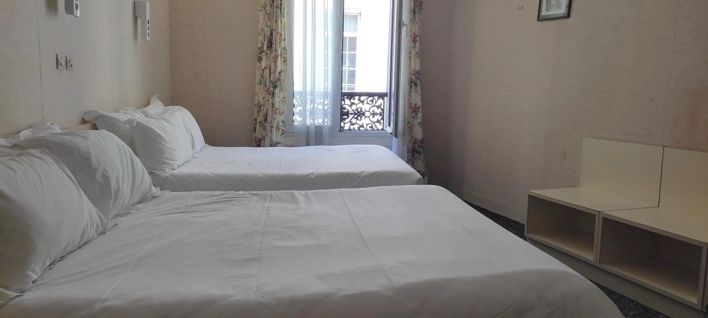 Quadruple Room in Grand Hôtel du Havre