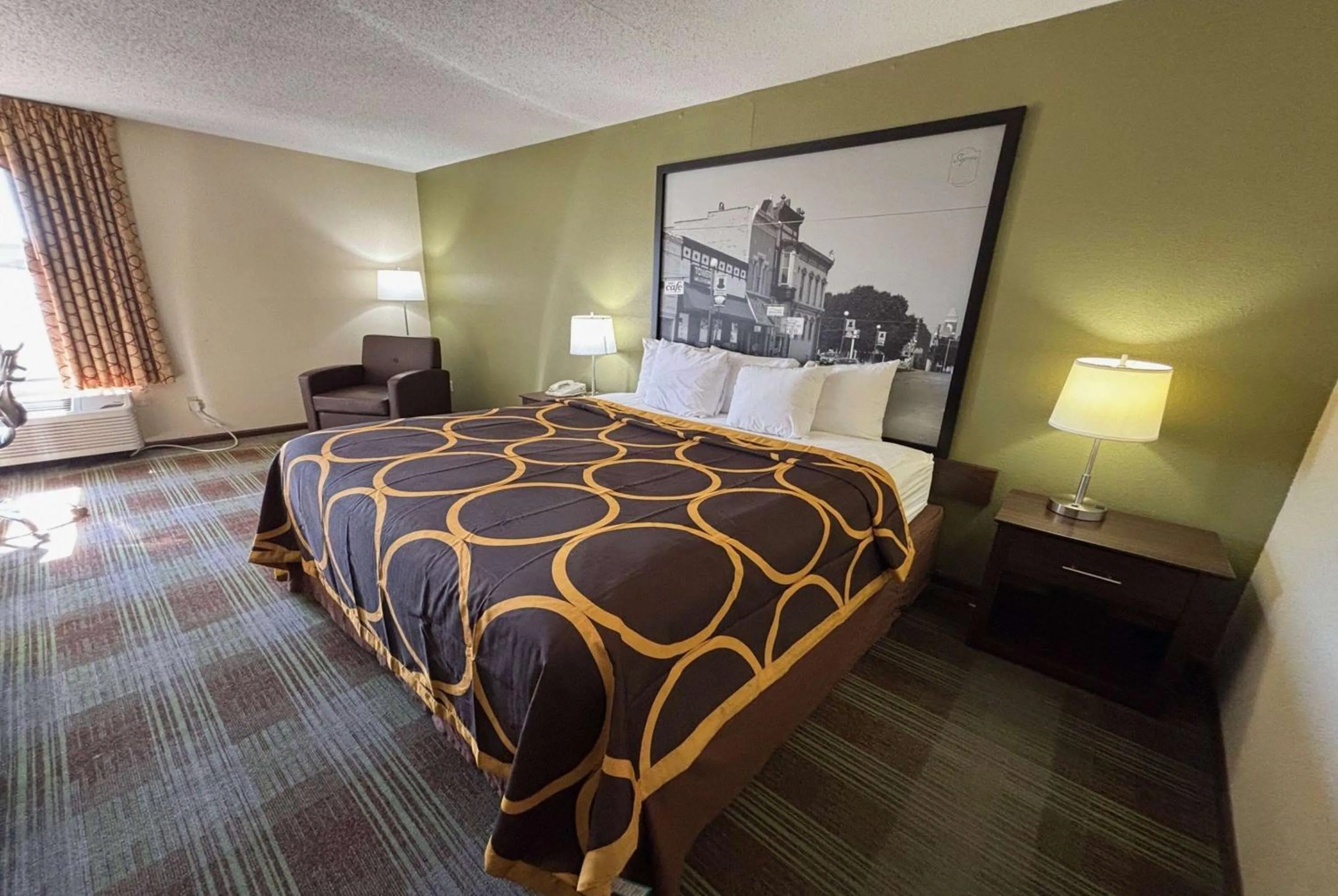 Queen Room - Mobility Access/Non-Smoking in Super 8 by Wyndham Lincoln