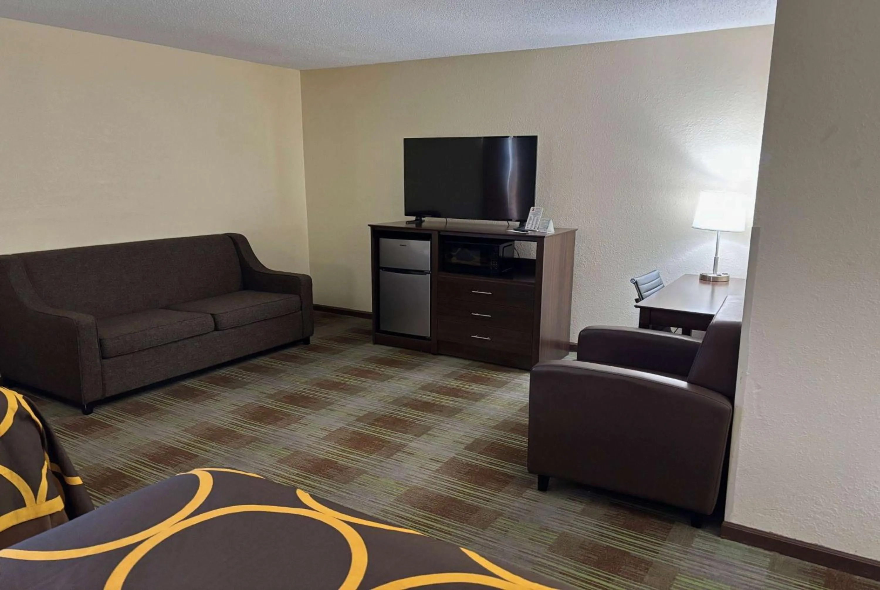 Studio Queen Suite with Two Queen Beds - Non-Smoking in Super 8 by Wyndham Lincoln