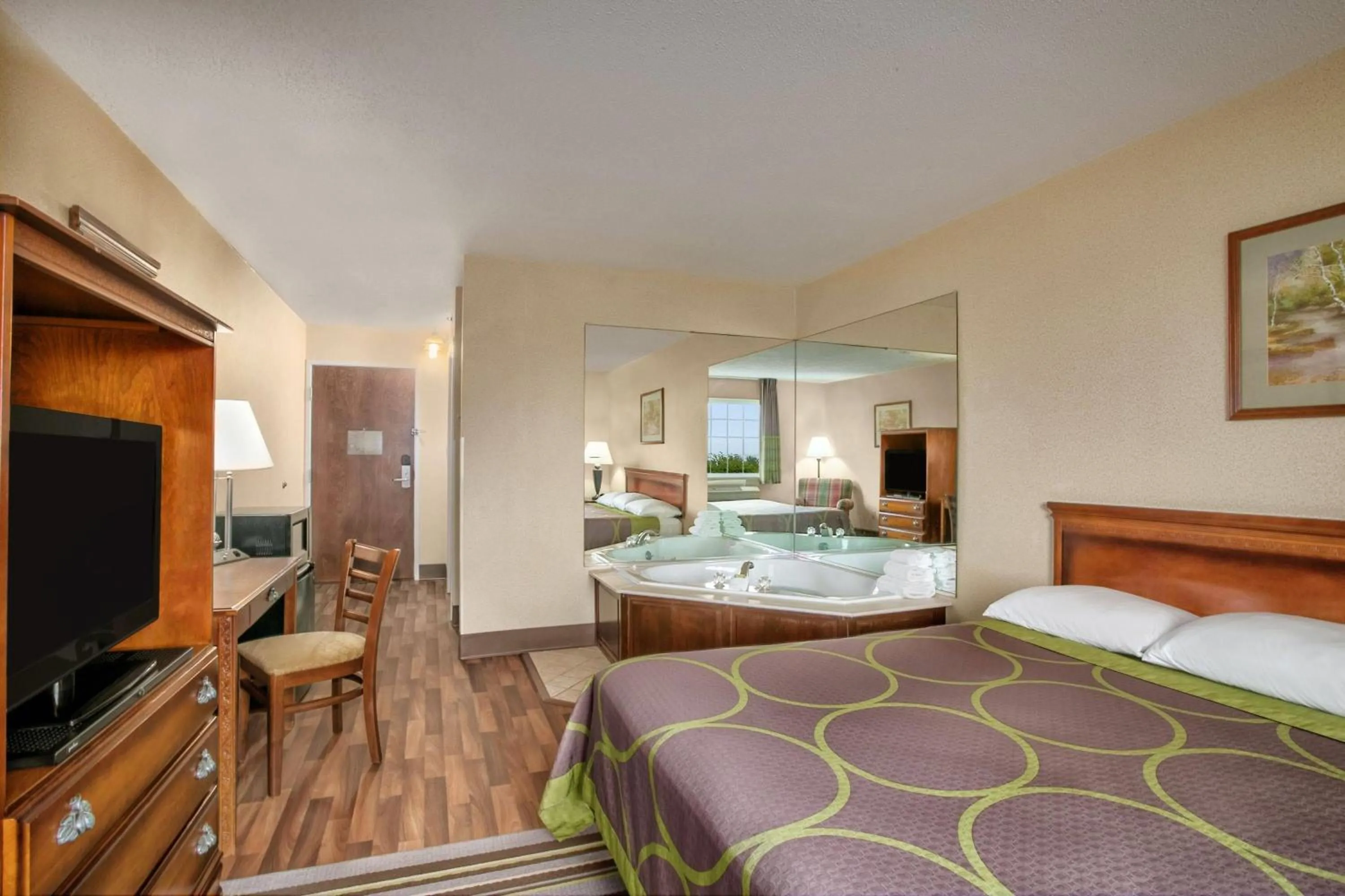 Deluxe King Suite in Super 8 by Wyndham Grayville