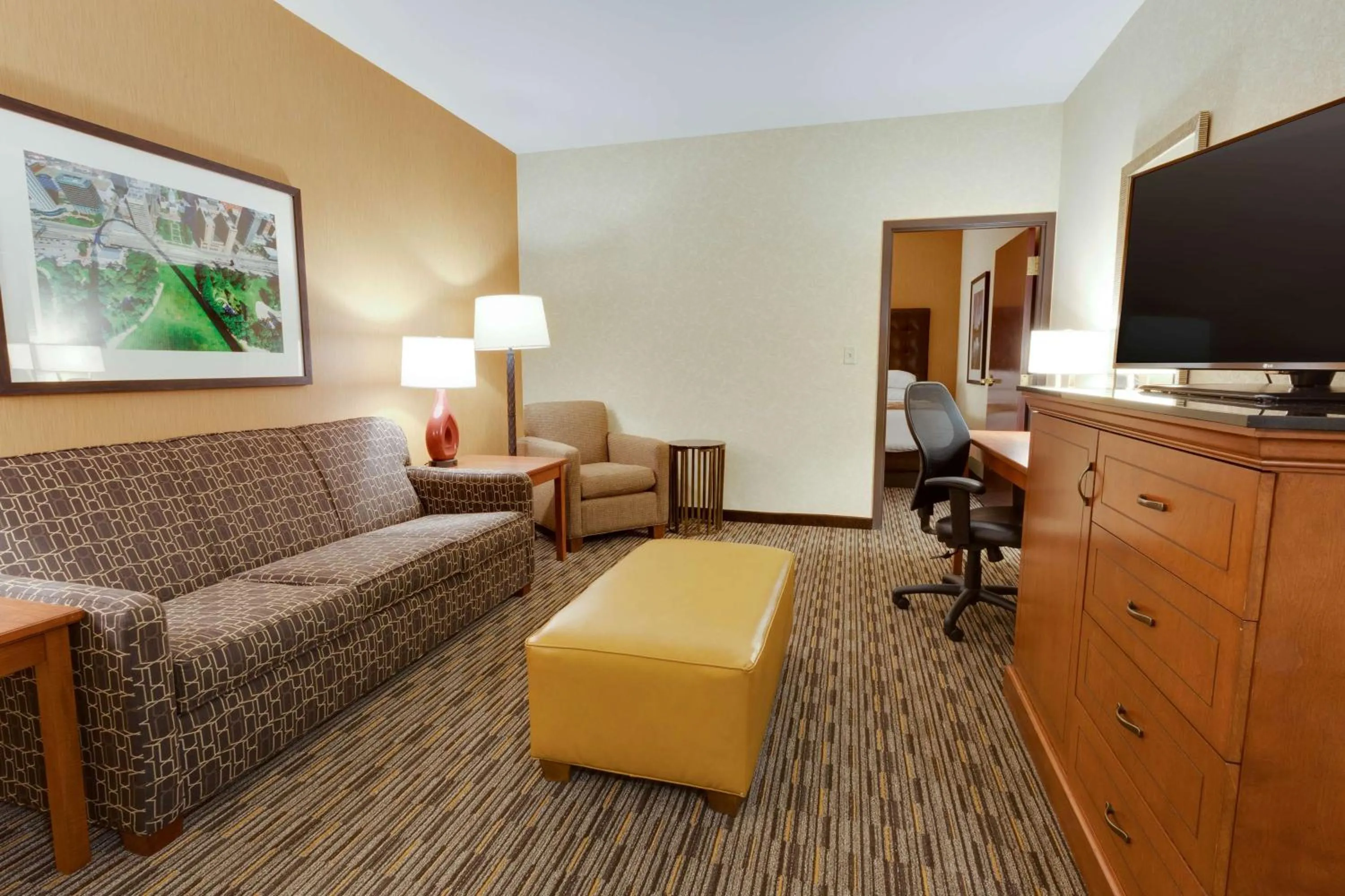 King Suite with Sofa Bed - Interior in Drury Plaza St. Louis at the Arch