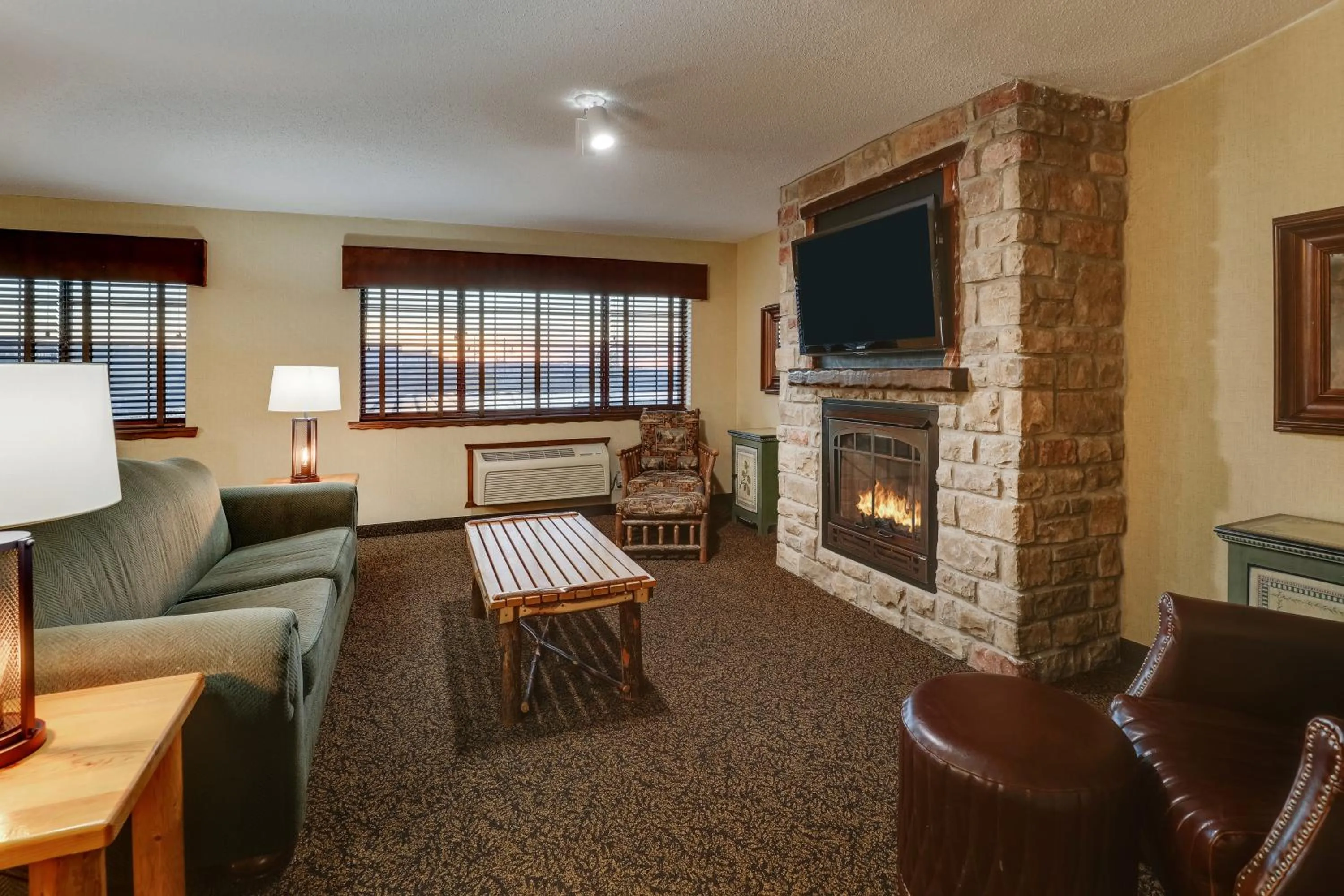 Superior Suite in Stoney Creek Hotel Quad Cities - Moline