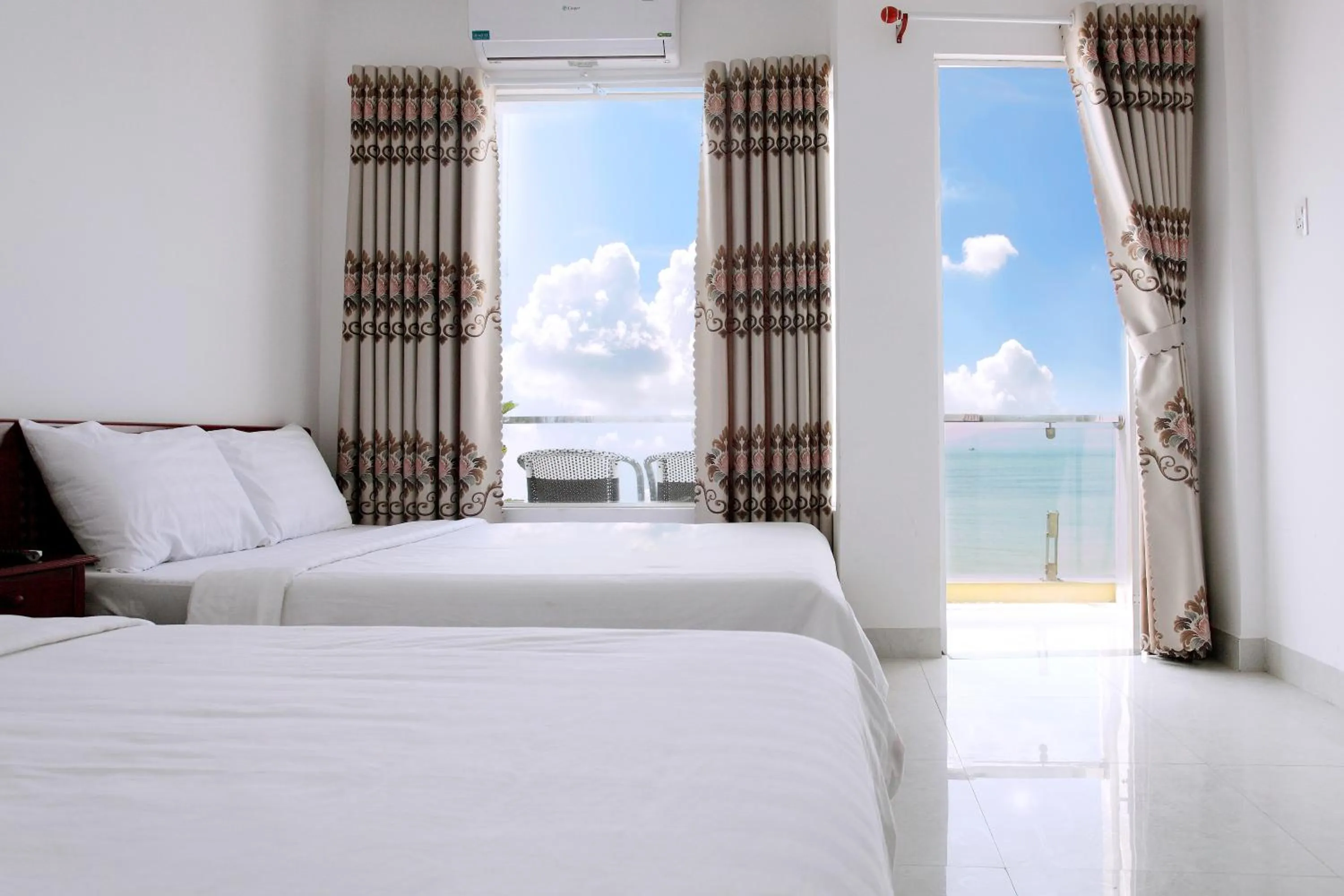 Quadruple Room with Sea View in VIVU HOTEL