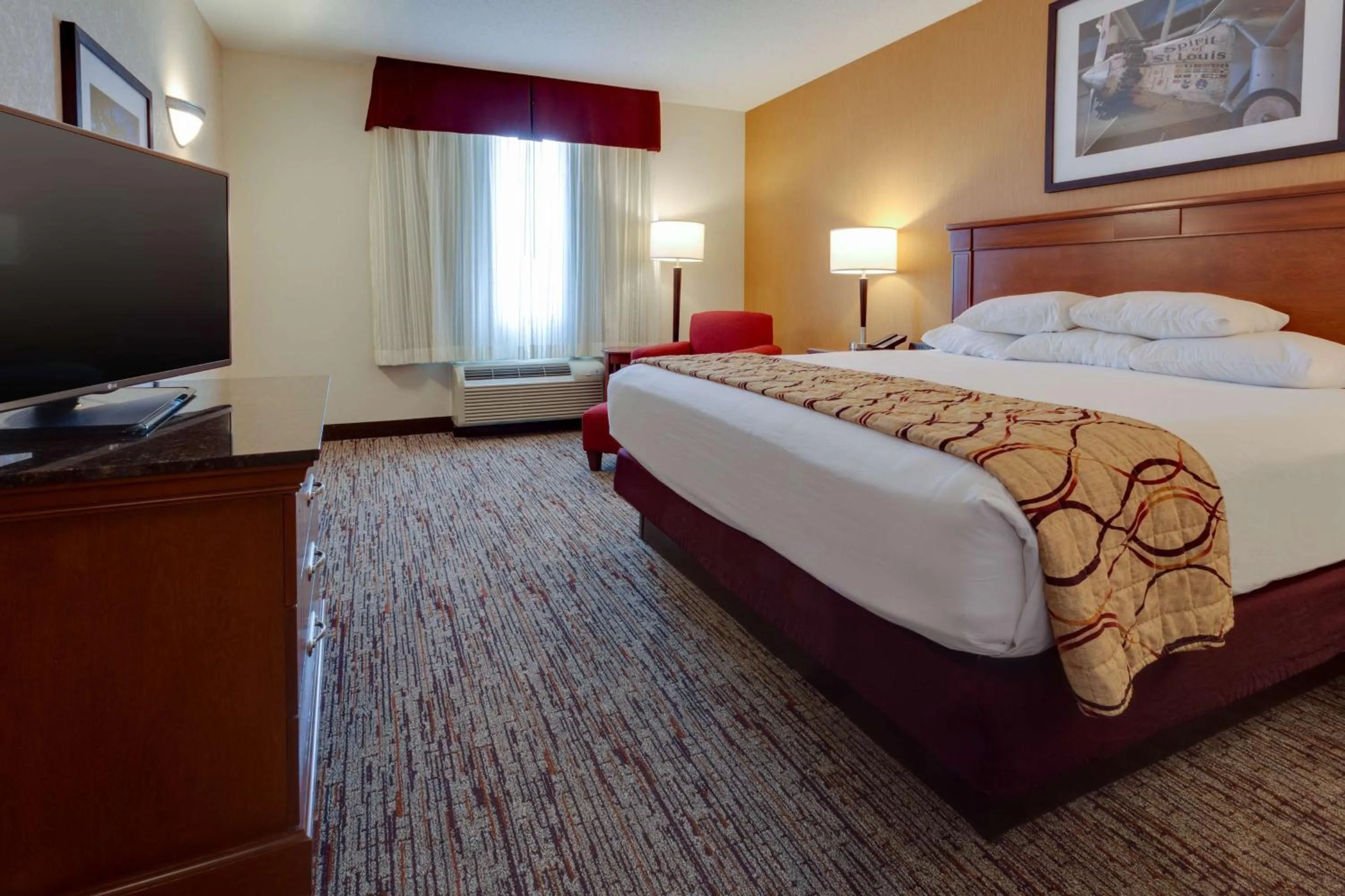 King Suite with Sofa Bed - Accessible, Tub in Drury Inn & Suites St. Louis Forest Park