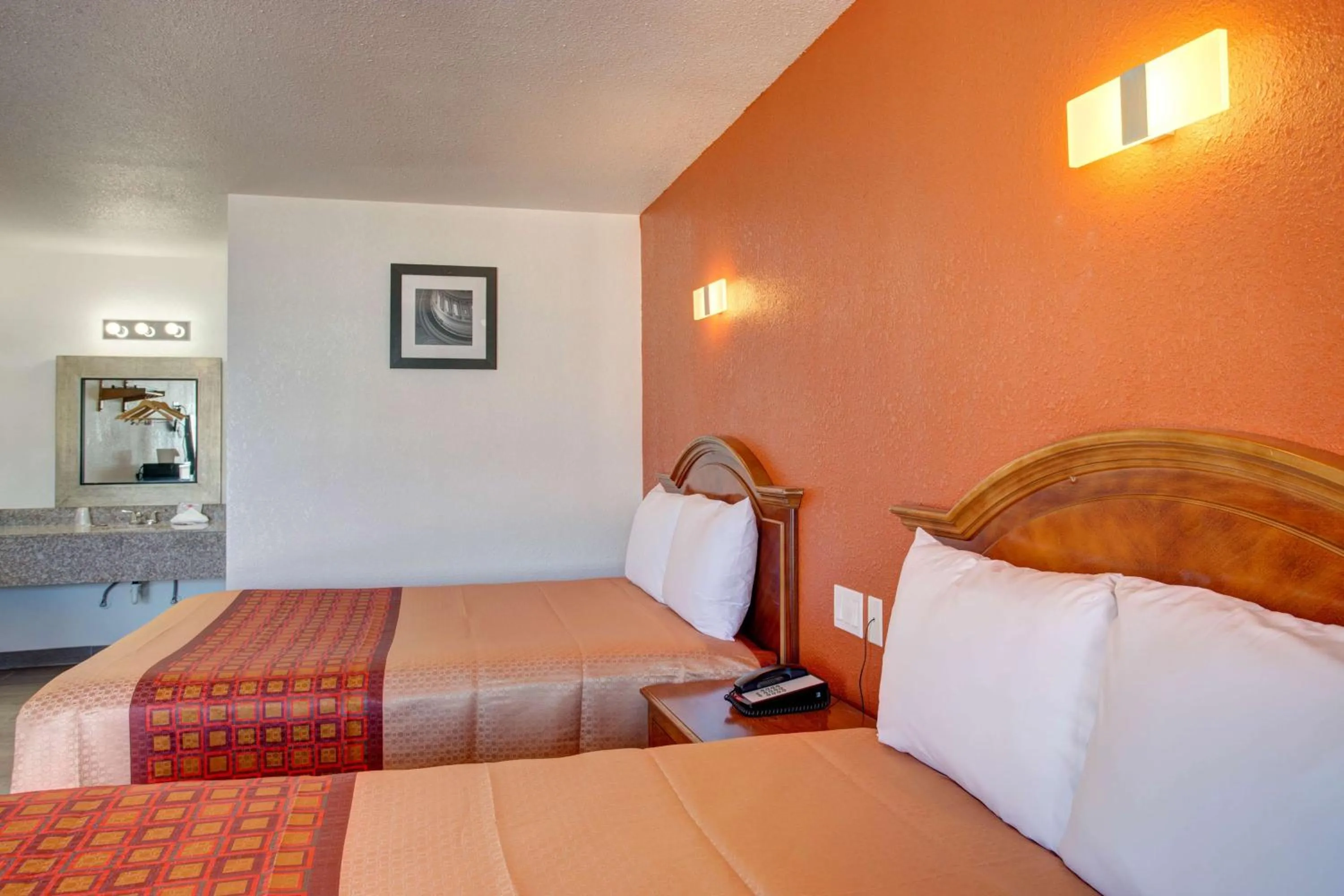 Queen Room with Two Queen Beds - Non-Smoking in Motel 6 Branson, Mo