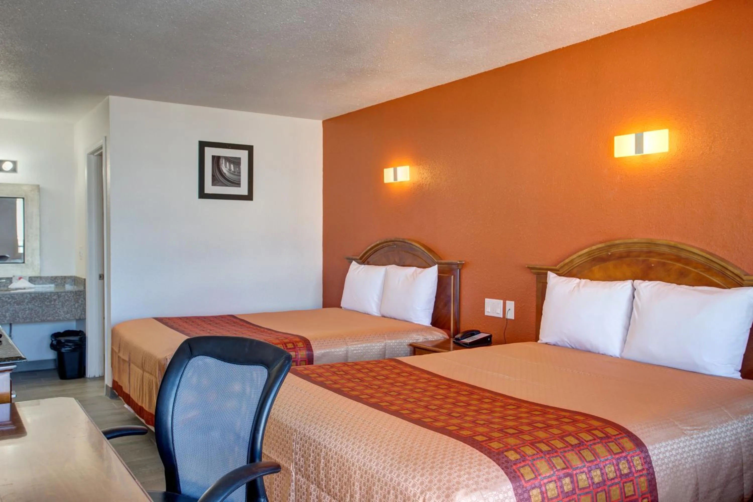 Queen Room with Two Queen Beds - Non-Smoking in Motel 6 Branson, Mo