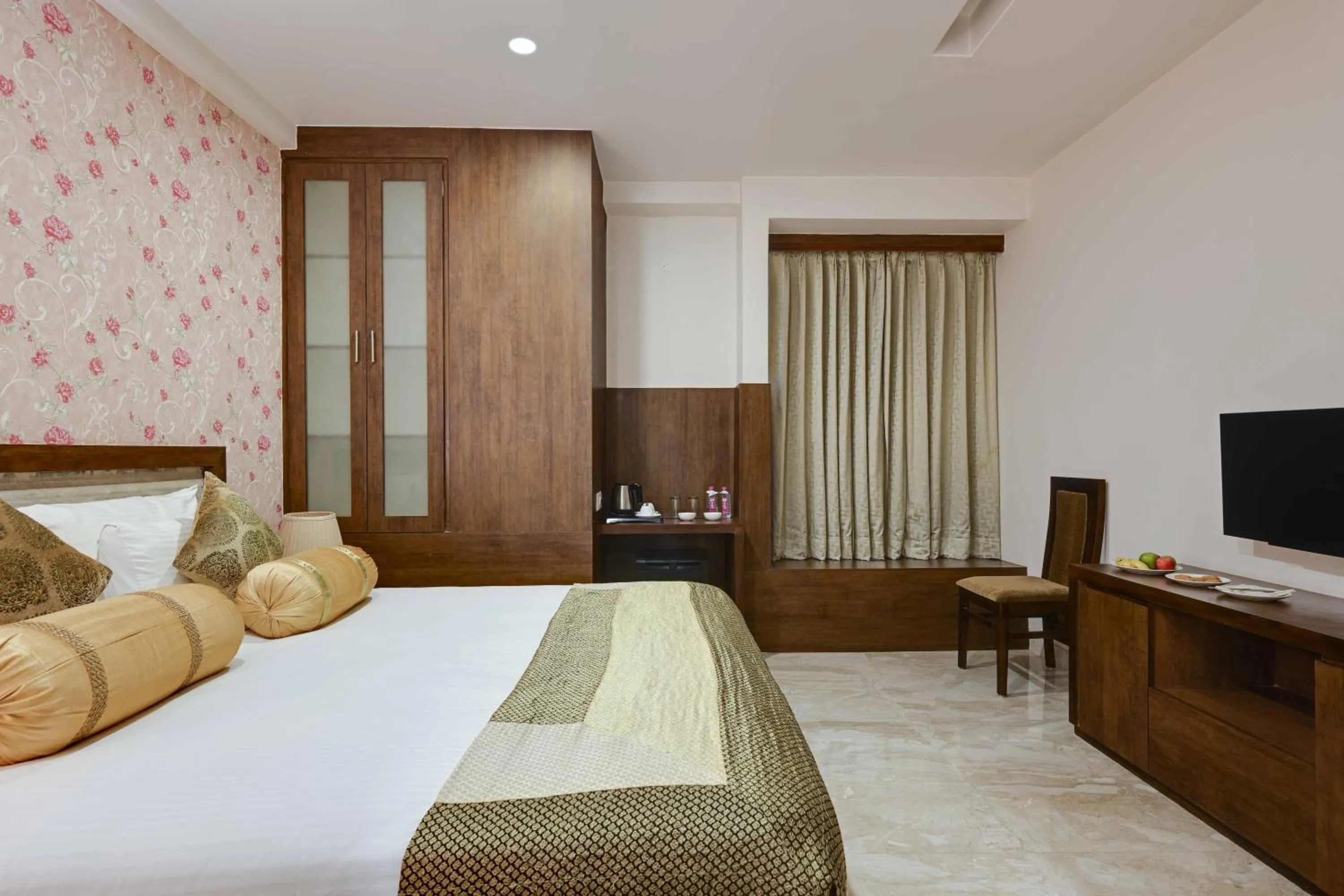 King Room - single occupancy in Shahpura Residency