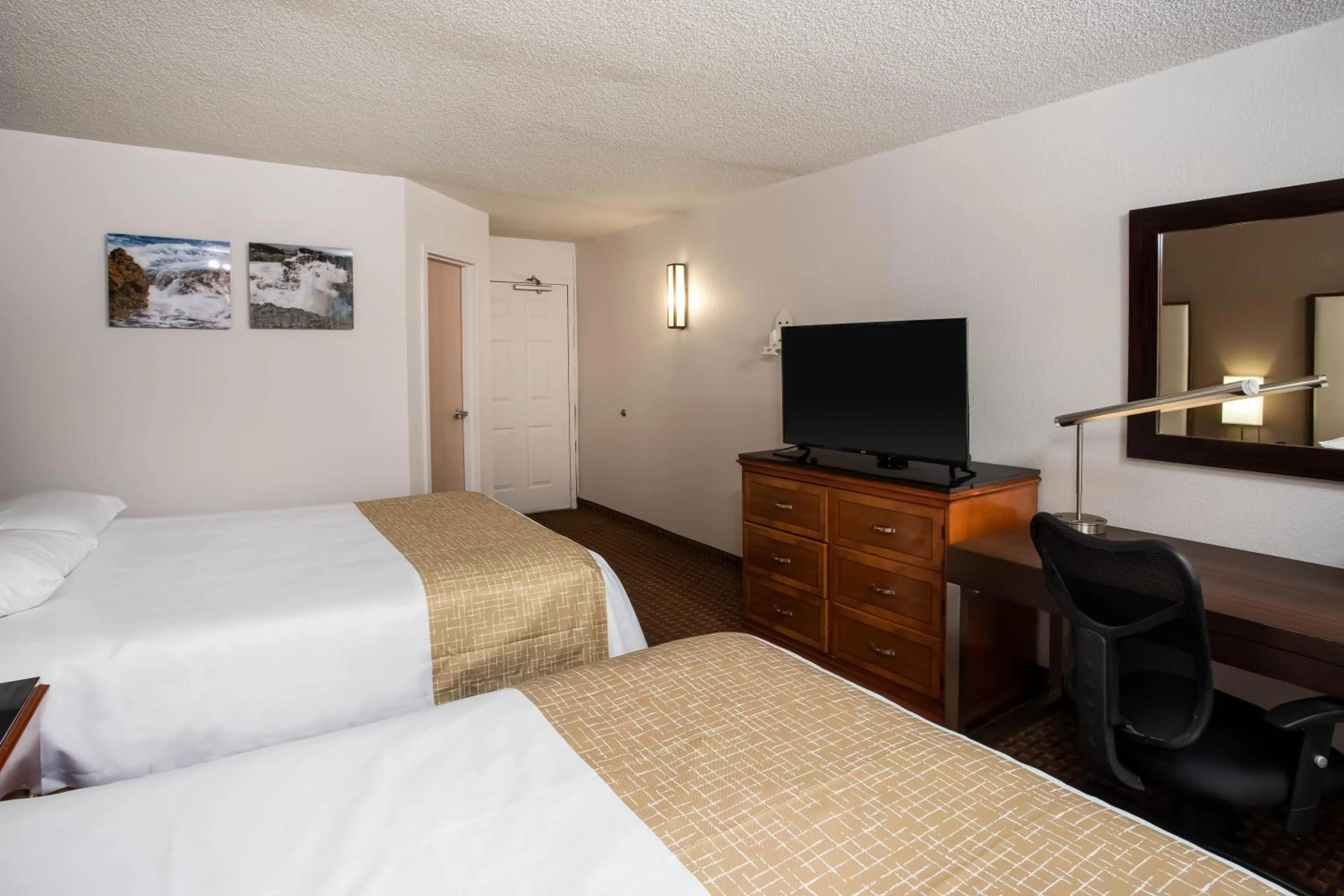 Business Double Room with Two Double Beds - Non-Smoking in Travelodge by Wyndham Fort Wayne North