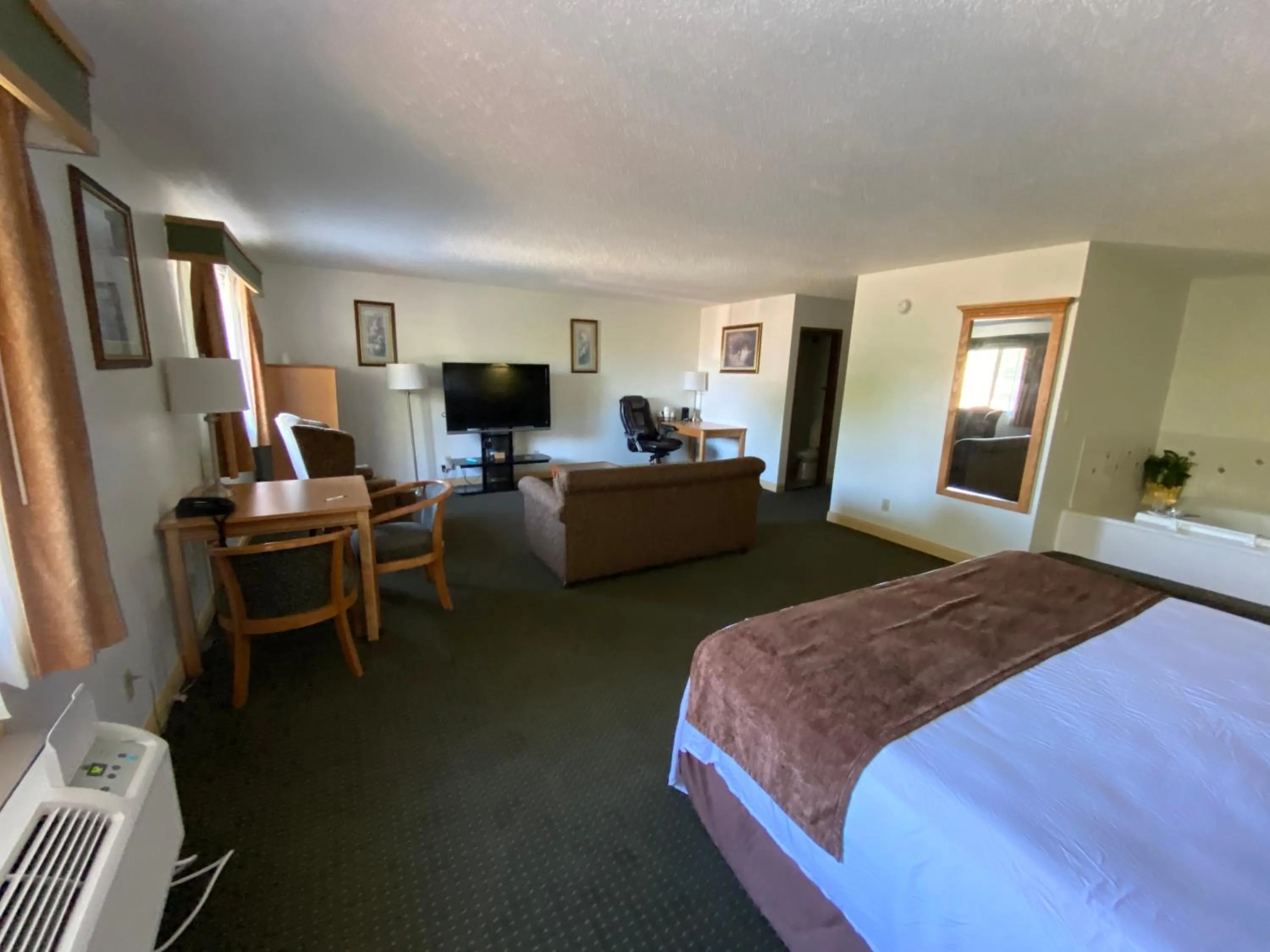 King Studio Suite - Non-Smoking in Baymont by Wyndham Robinson