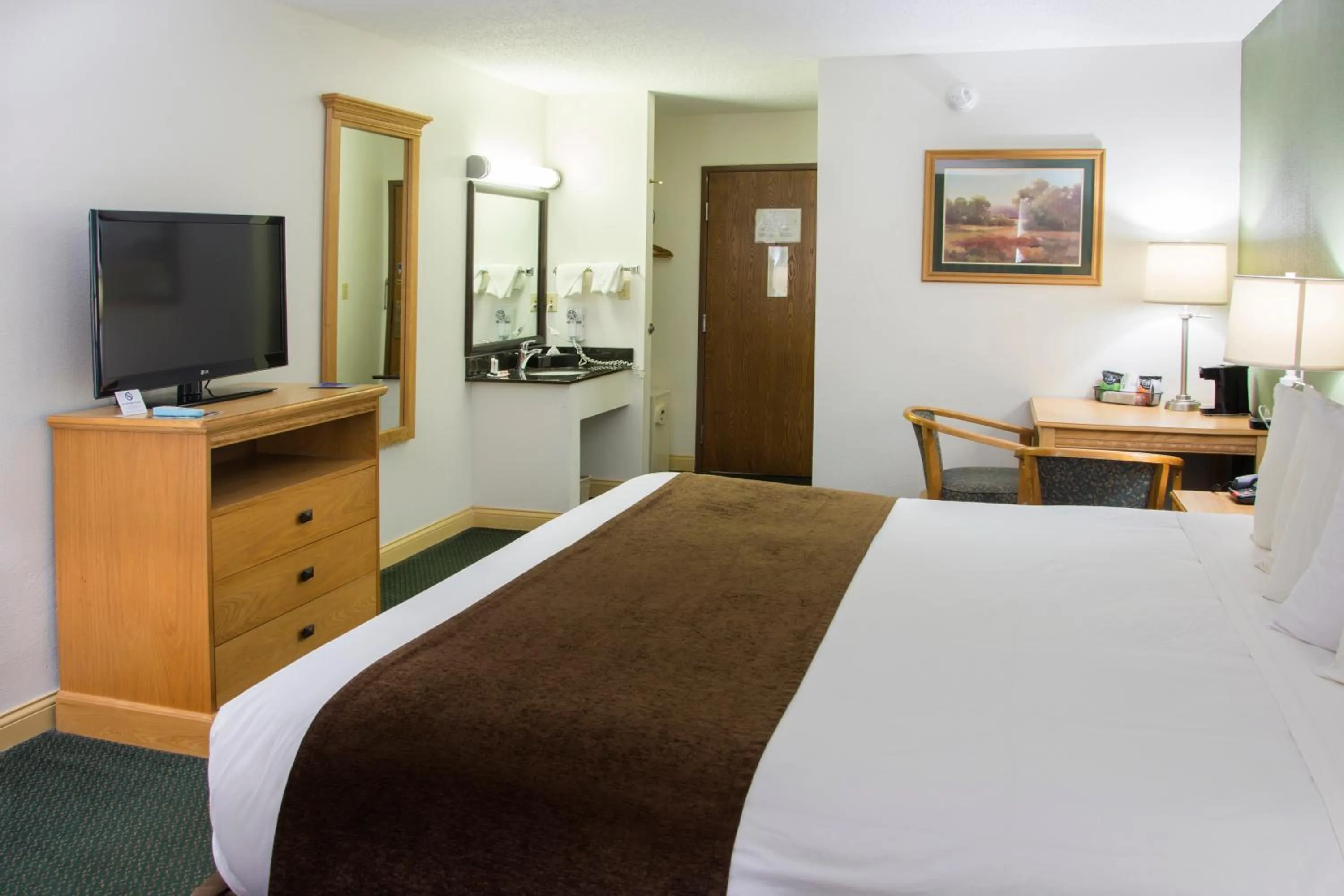 King Room - Non-Smoking in Baymont by Wyndham Robinson