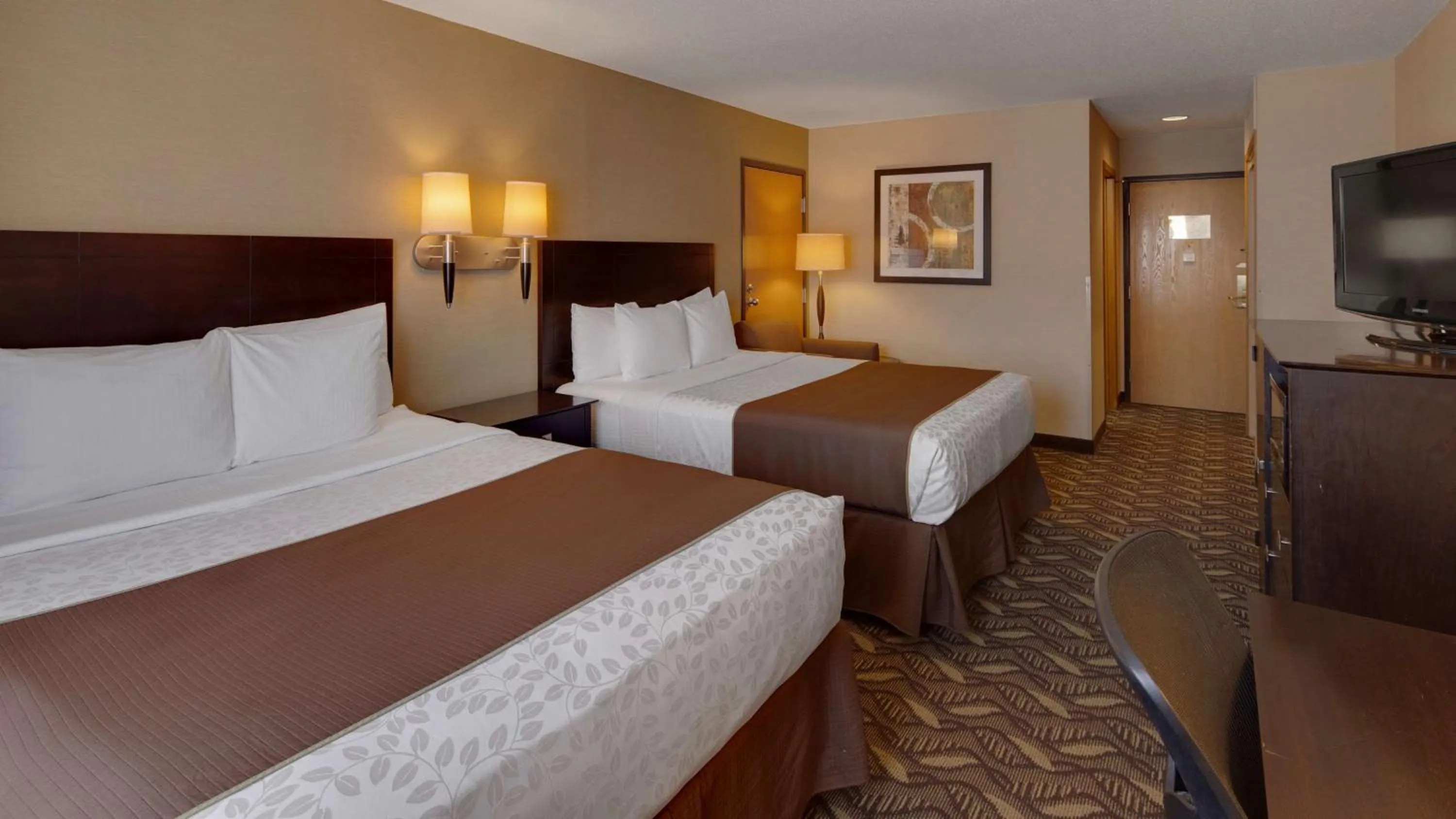 Queen Room with Two Queen Beds in Best Western Pontiac Inn