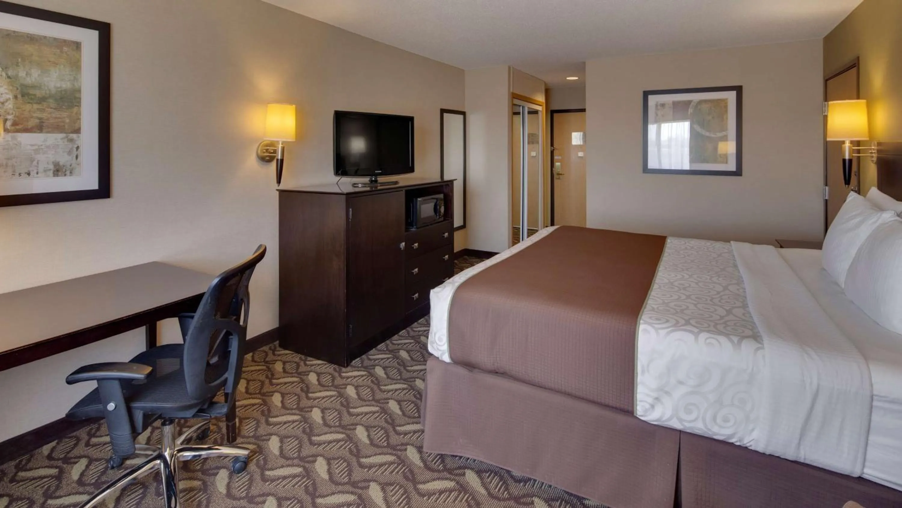 King Room in Best Western Pontiac Inn