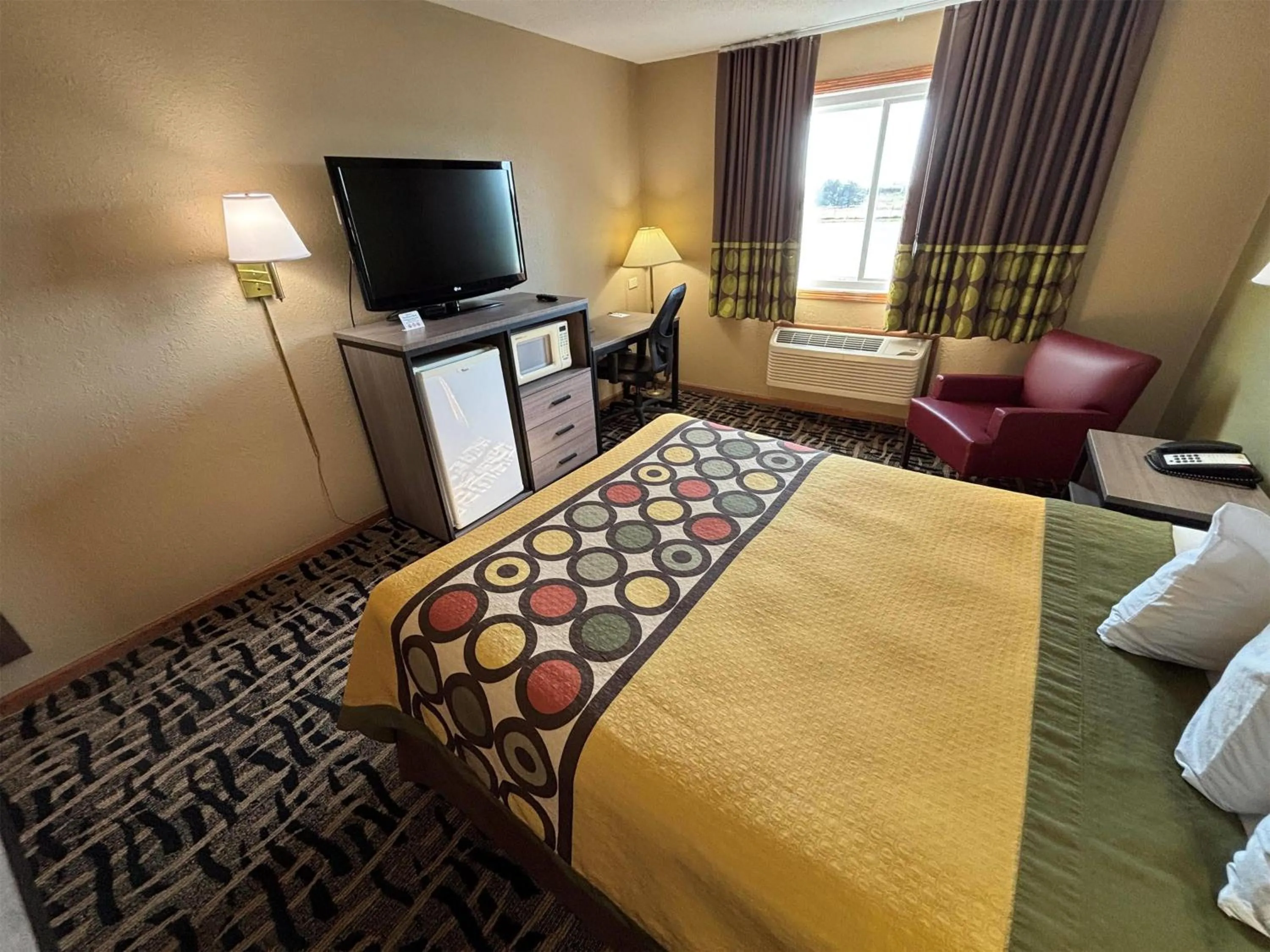 Queen Room - Non-Smoking in Super 8 by Wyndham McLean/Bloomington SW