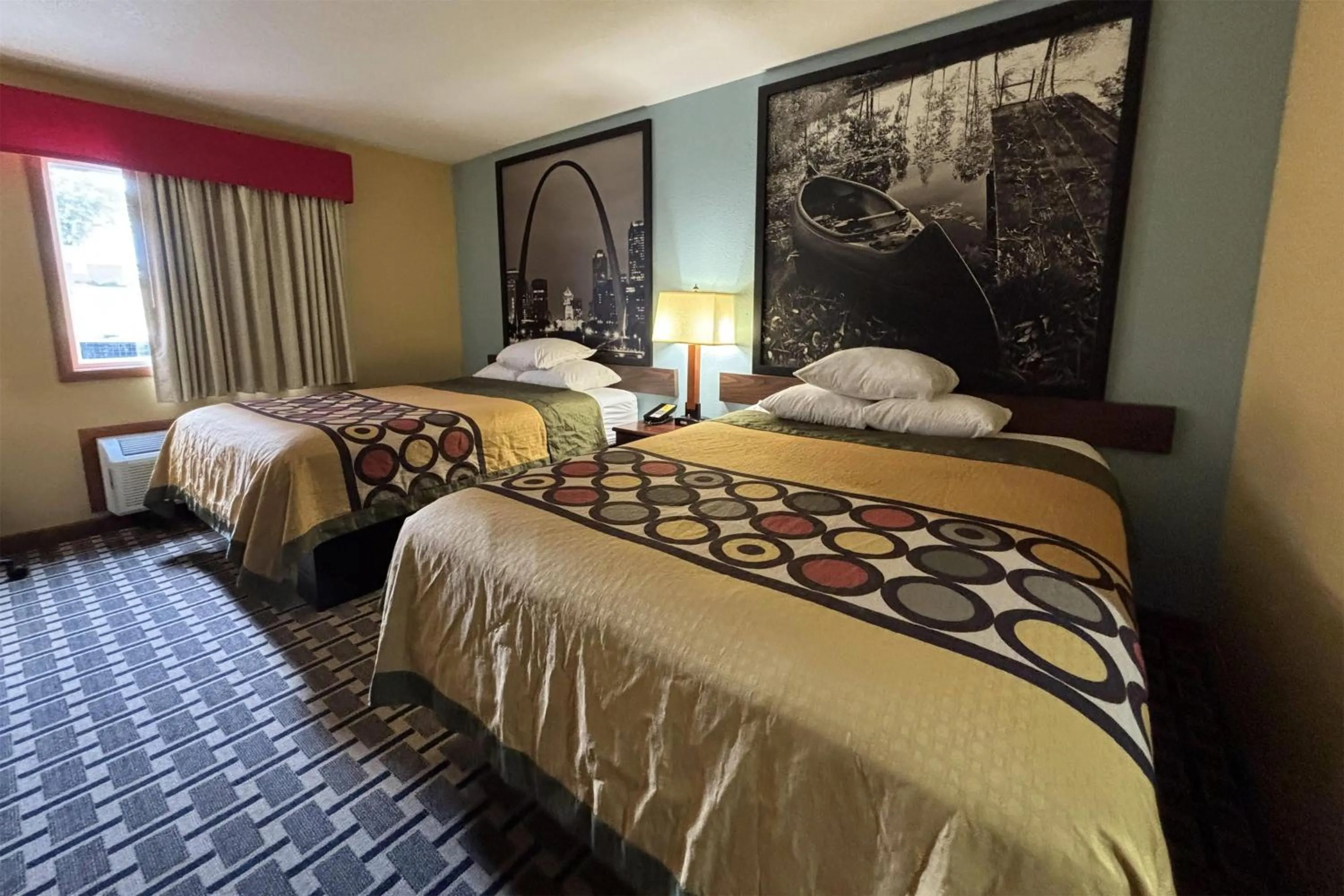 Queen Room with Two Queen Beds - Non-Smoking in Super 8 by Wyndham Staunton