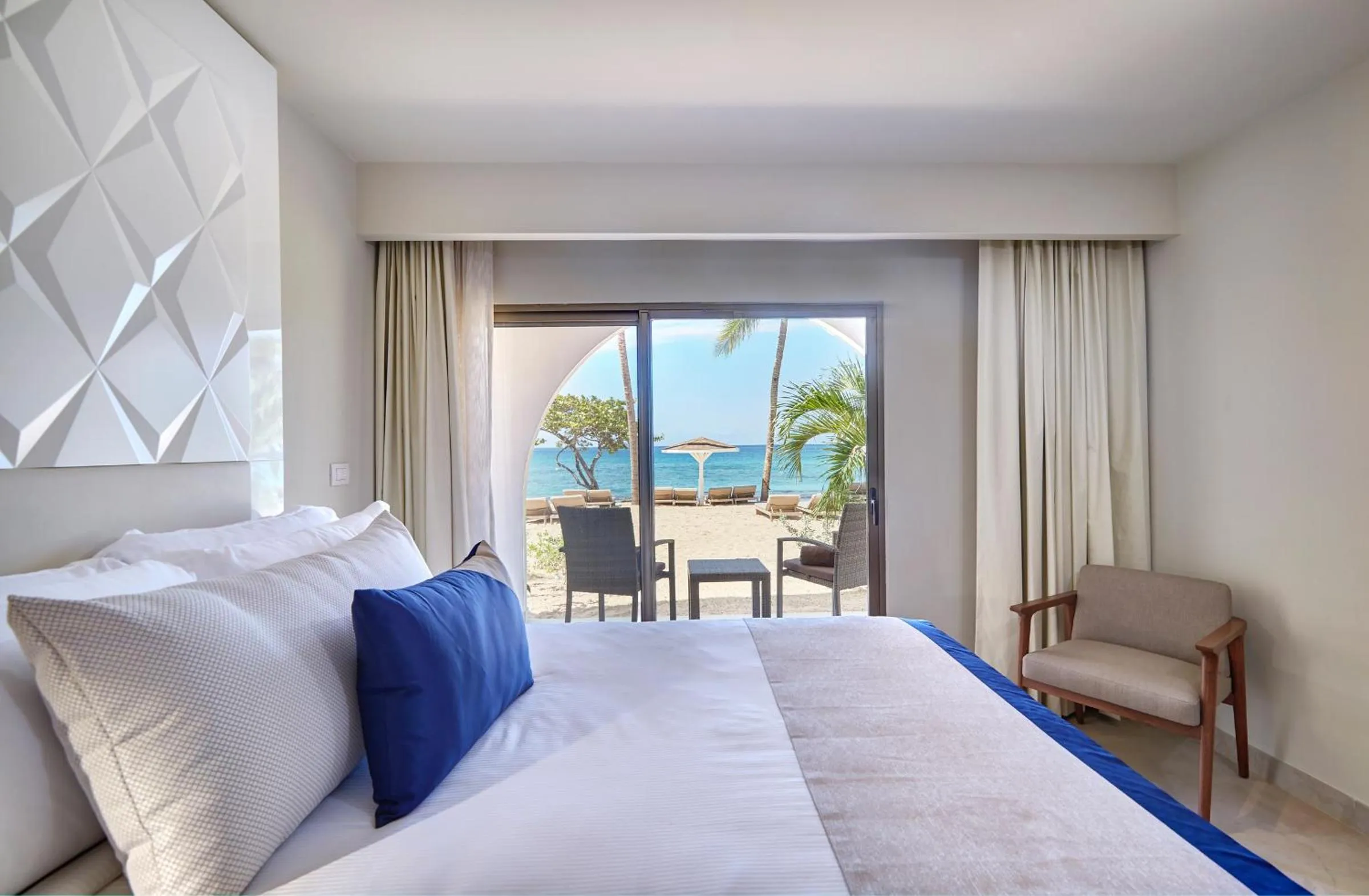 Luxury Presidential Ocean Front One bedroom Suite  Diamond Club in Royalton Grenada, An Autograph Collection All-Inclusive Resort