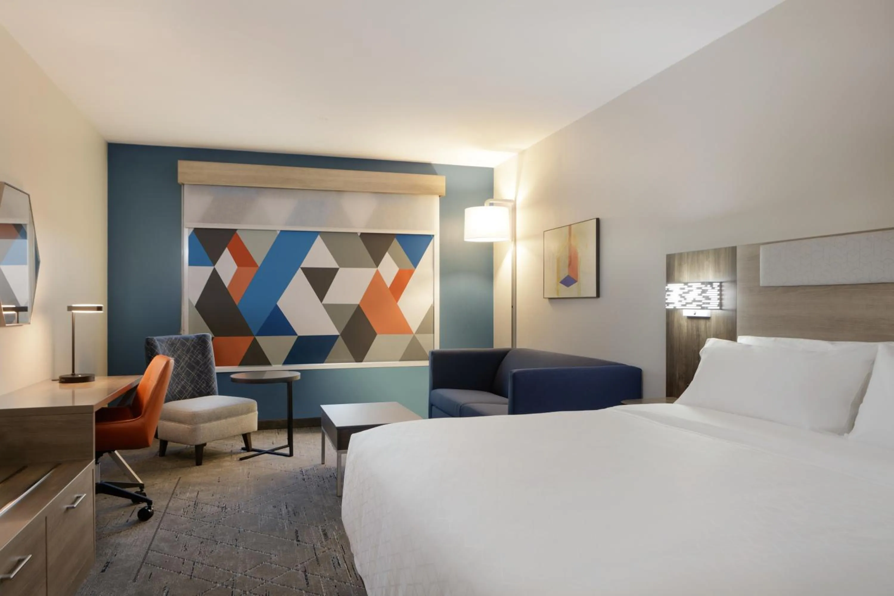 Standard King Room with Sofa Bed in Holiday Inn Express & Suites Zion by IHG