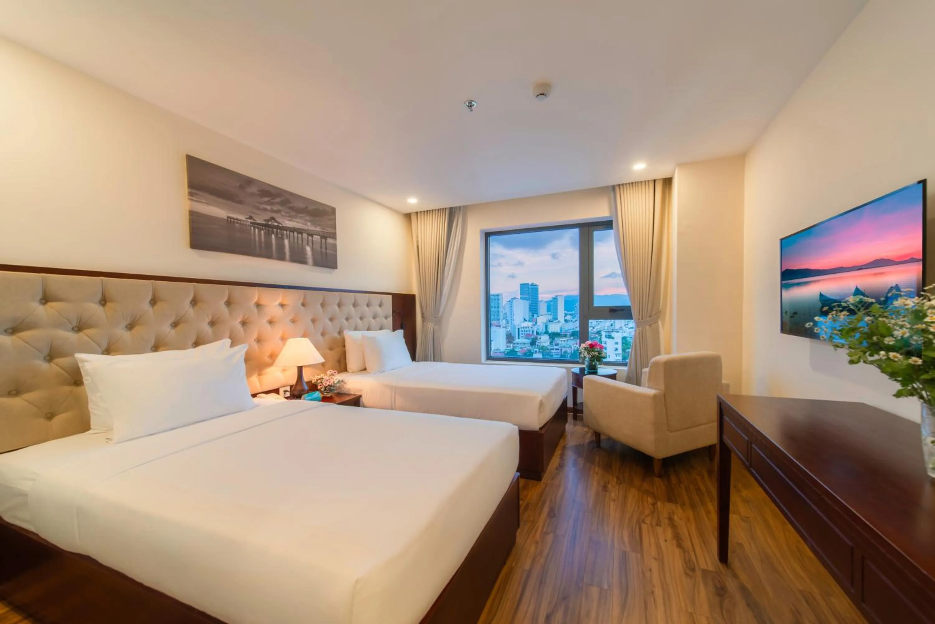 Deluxe Double or Twin Room with City View in Florida Hotel