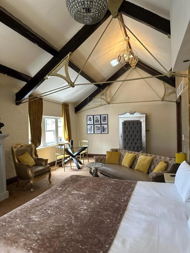 Presidential Suite in The Dixie Dean Hotel