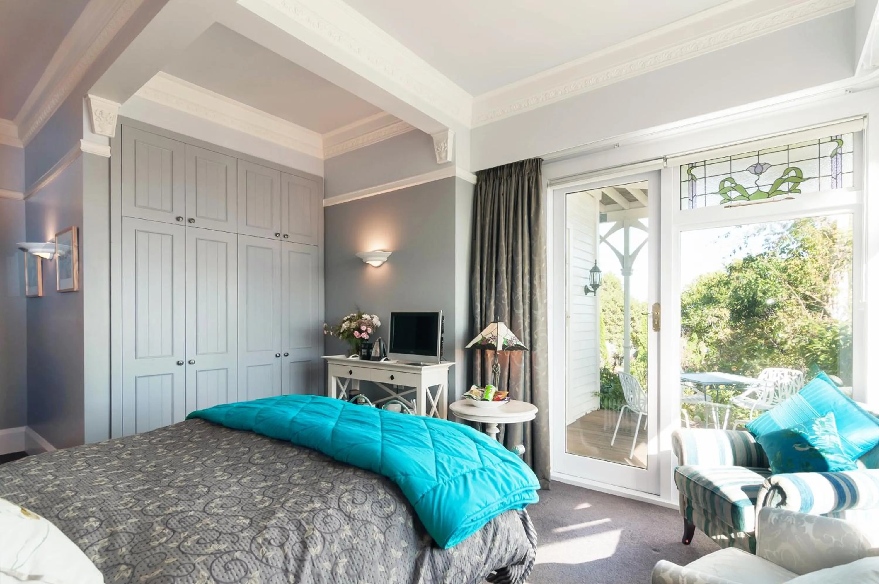 Queen Room with Mountain View in Dyers House