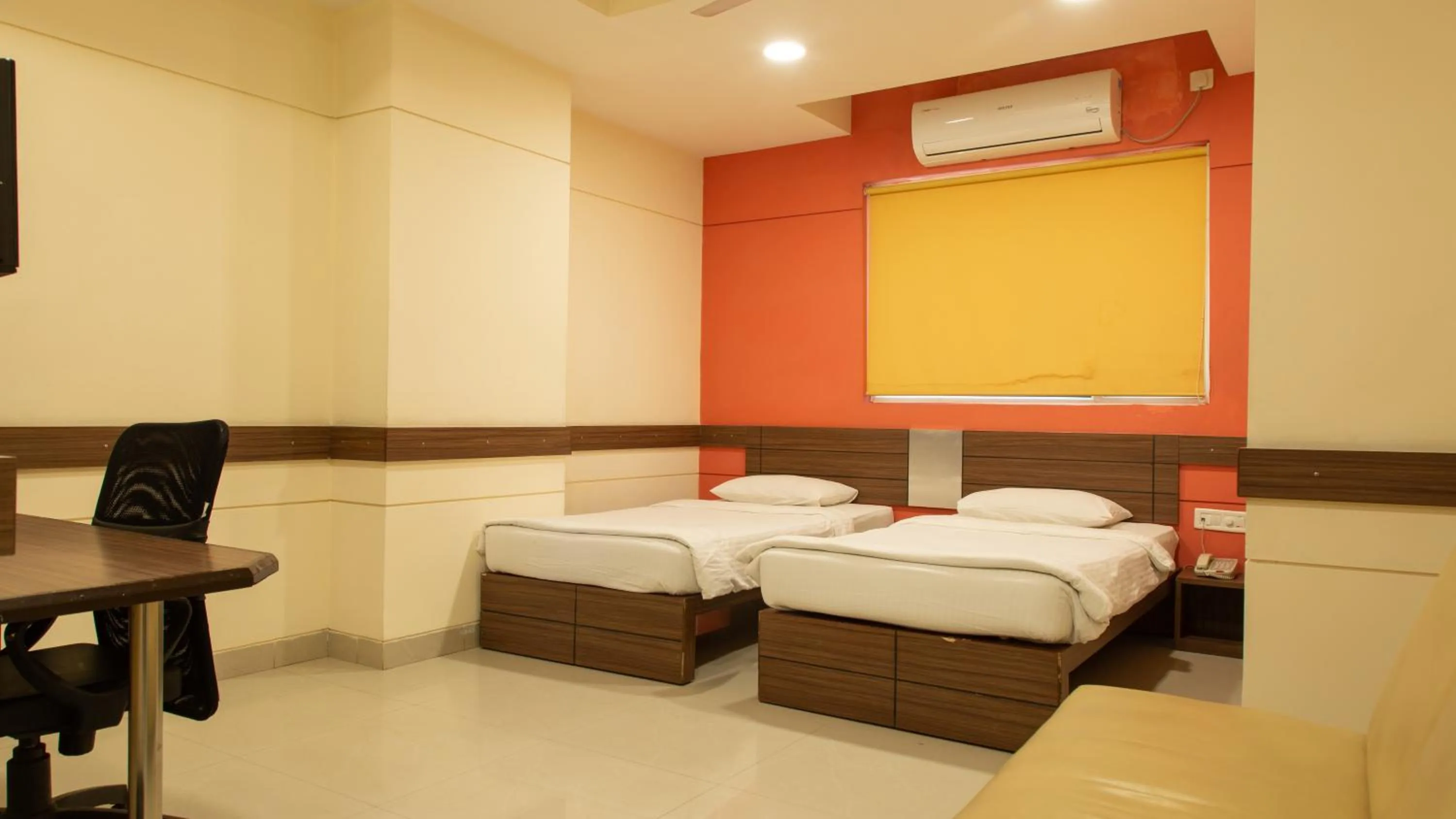 Superior Twin Room - single occupancy in Ginger Bangalore- Inner Ring Road