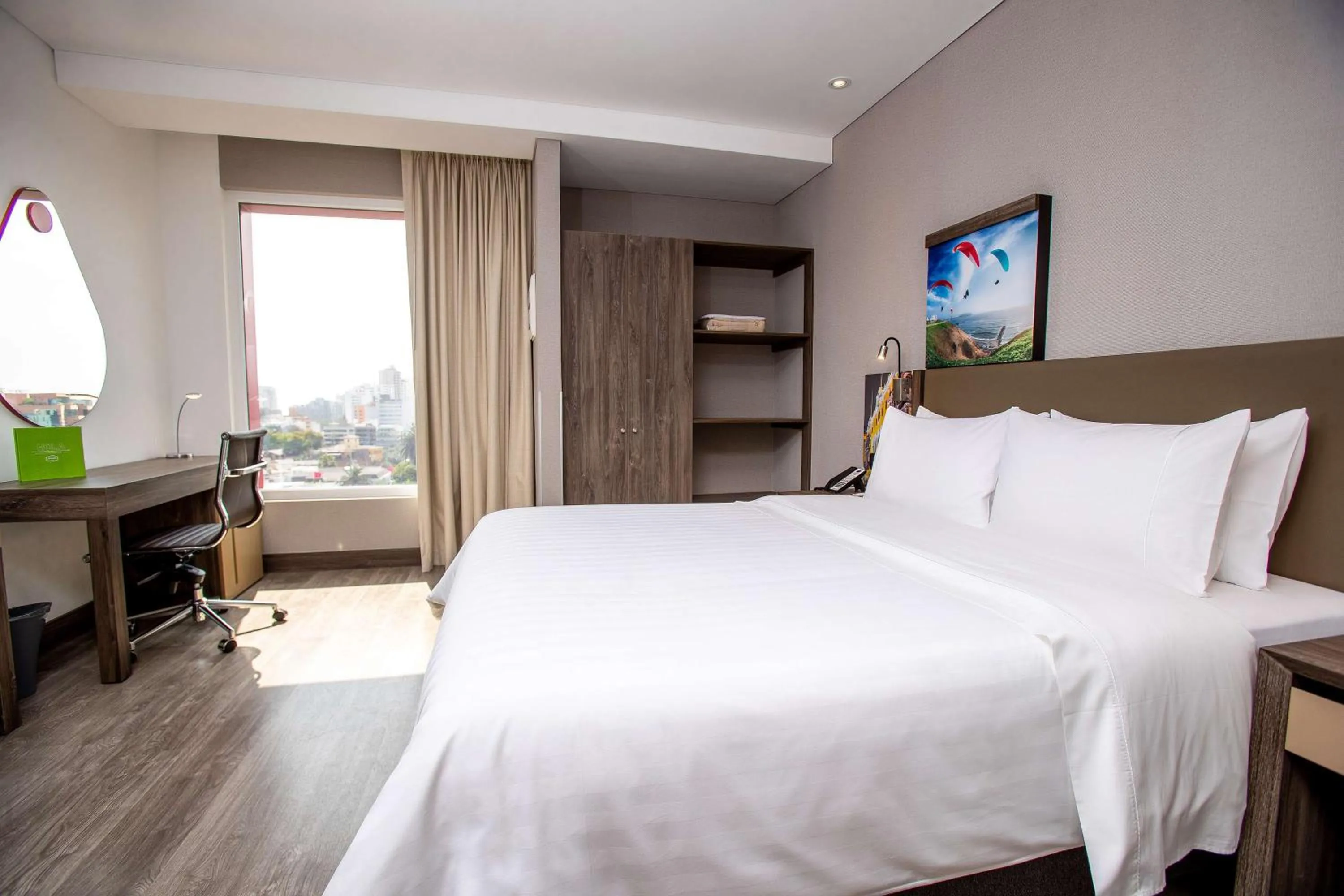 Queen Room - Non-Smoking in Hampton By Hilton Lima San Isidro