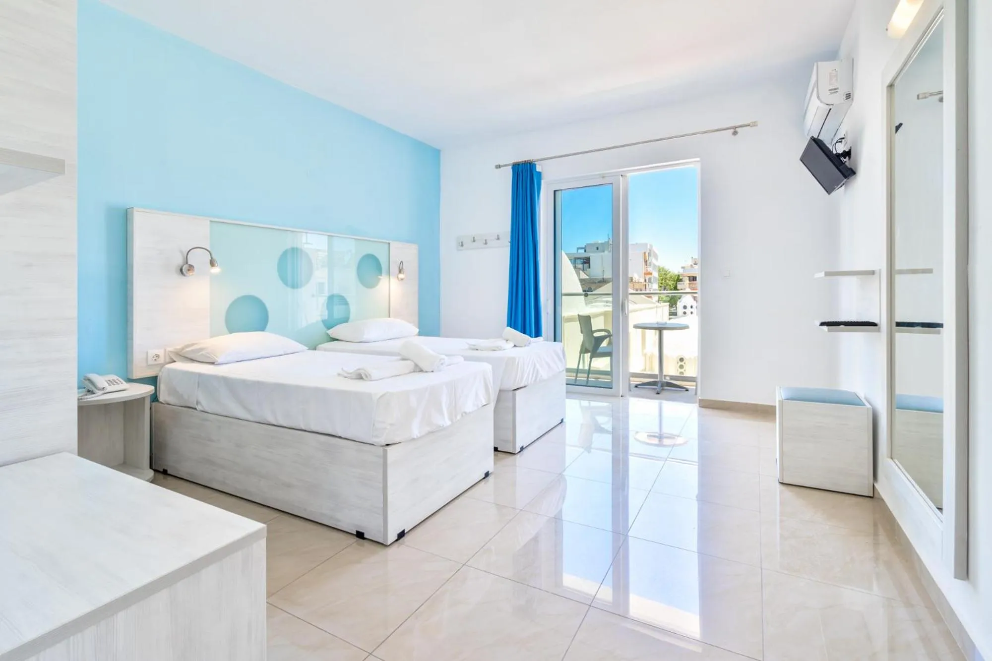 Triple Room with Balcony in Santa Maria City Hotel