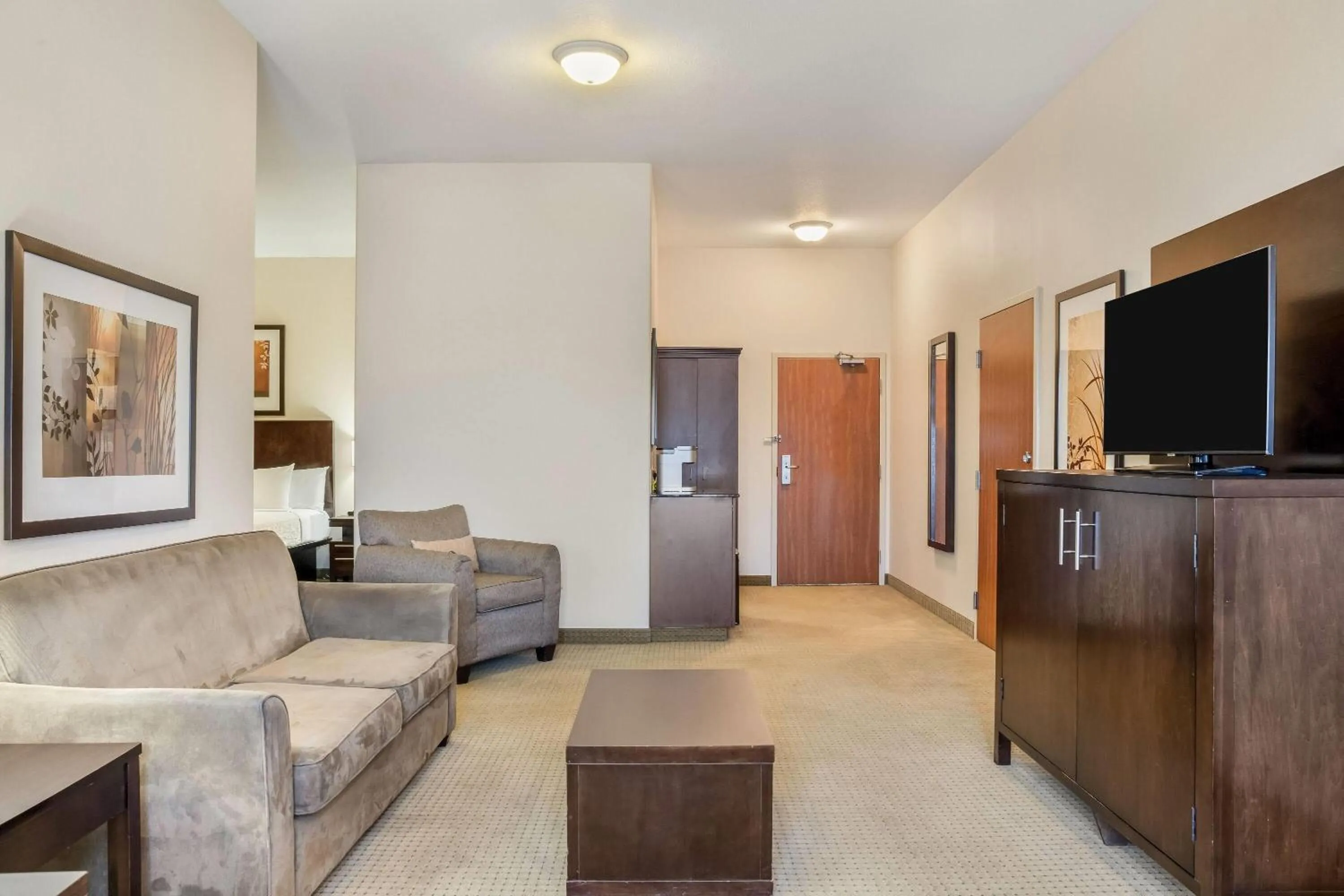 Deluxe King Suite - Non-Smoking in Ramada by Wyndham Lac La Biche