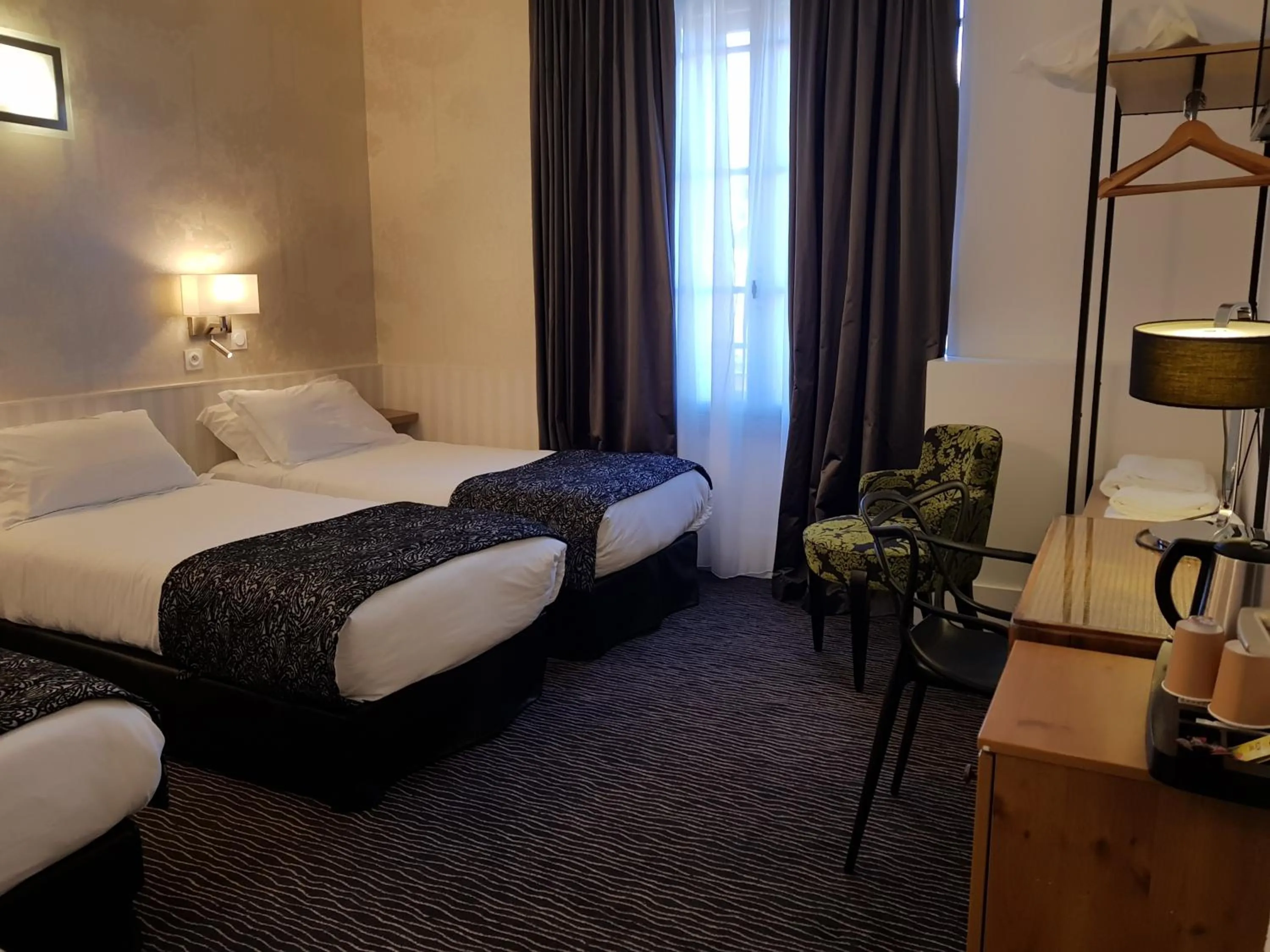 Triple Room in Hôtel Raymond 4 Toulouse