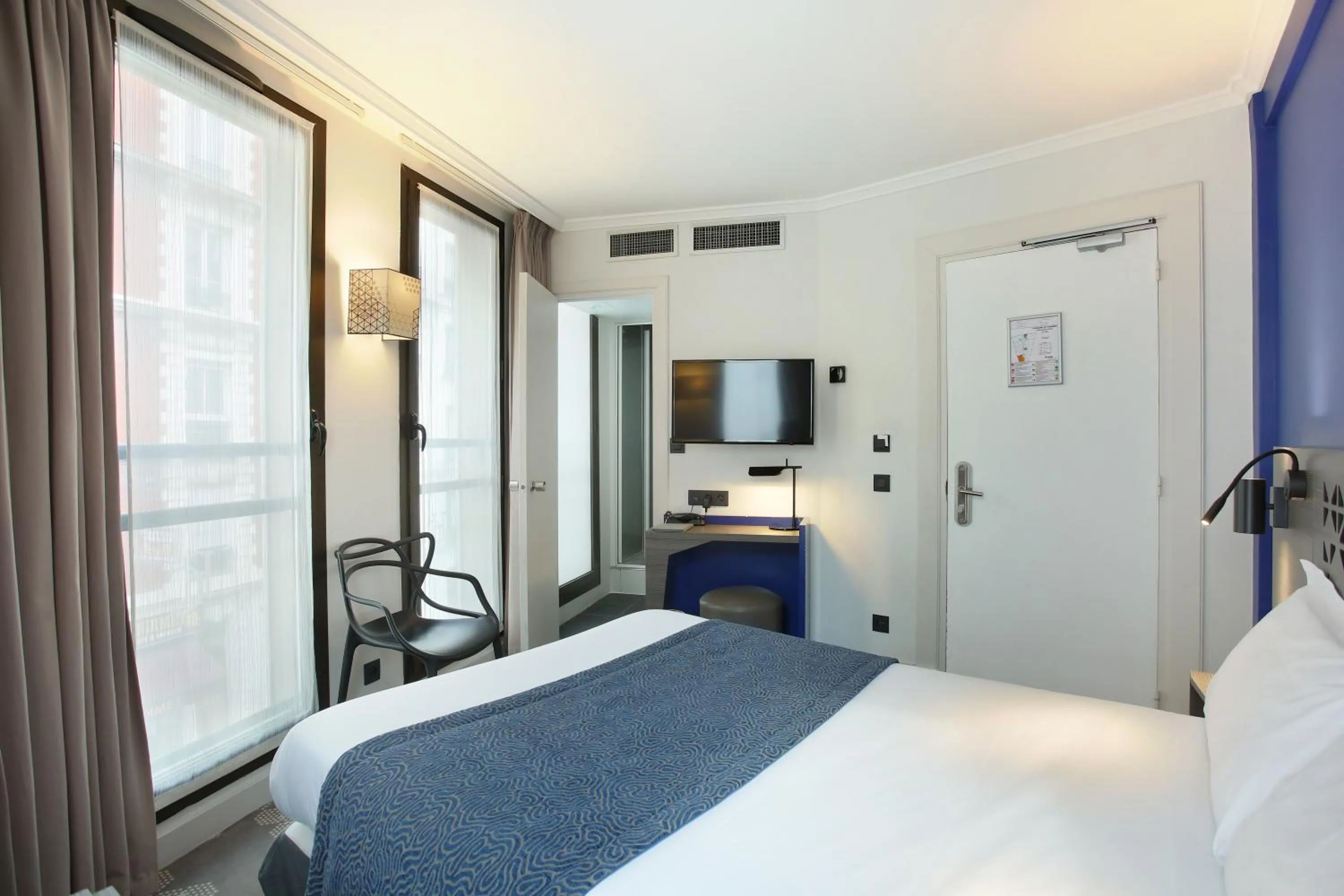 2 Communicating Double Rooms  in Hotel Eiffel Capitol