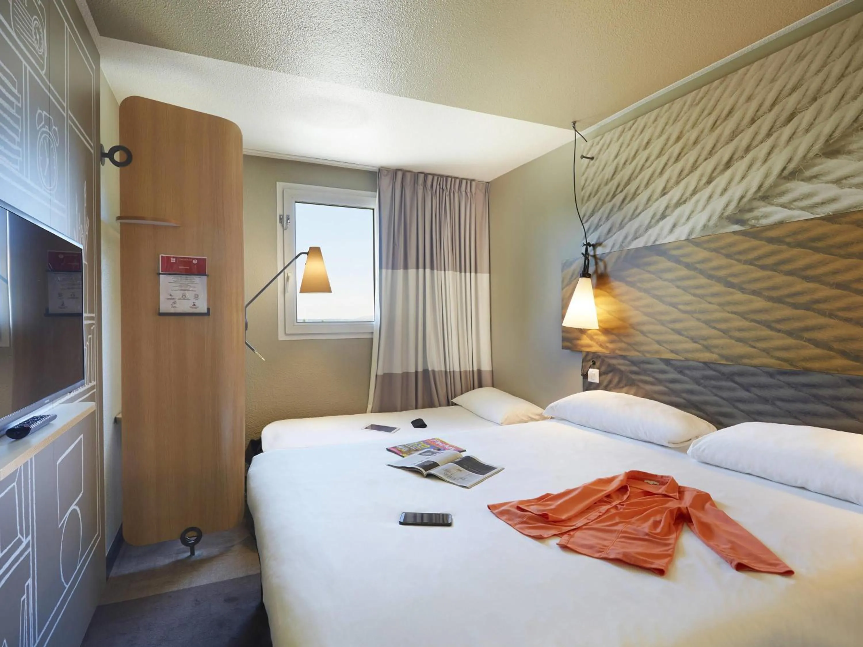 Standard Room with One Double Bed and One Single Bed in ibis Archamps Porte de Genève