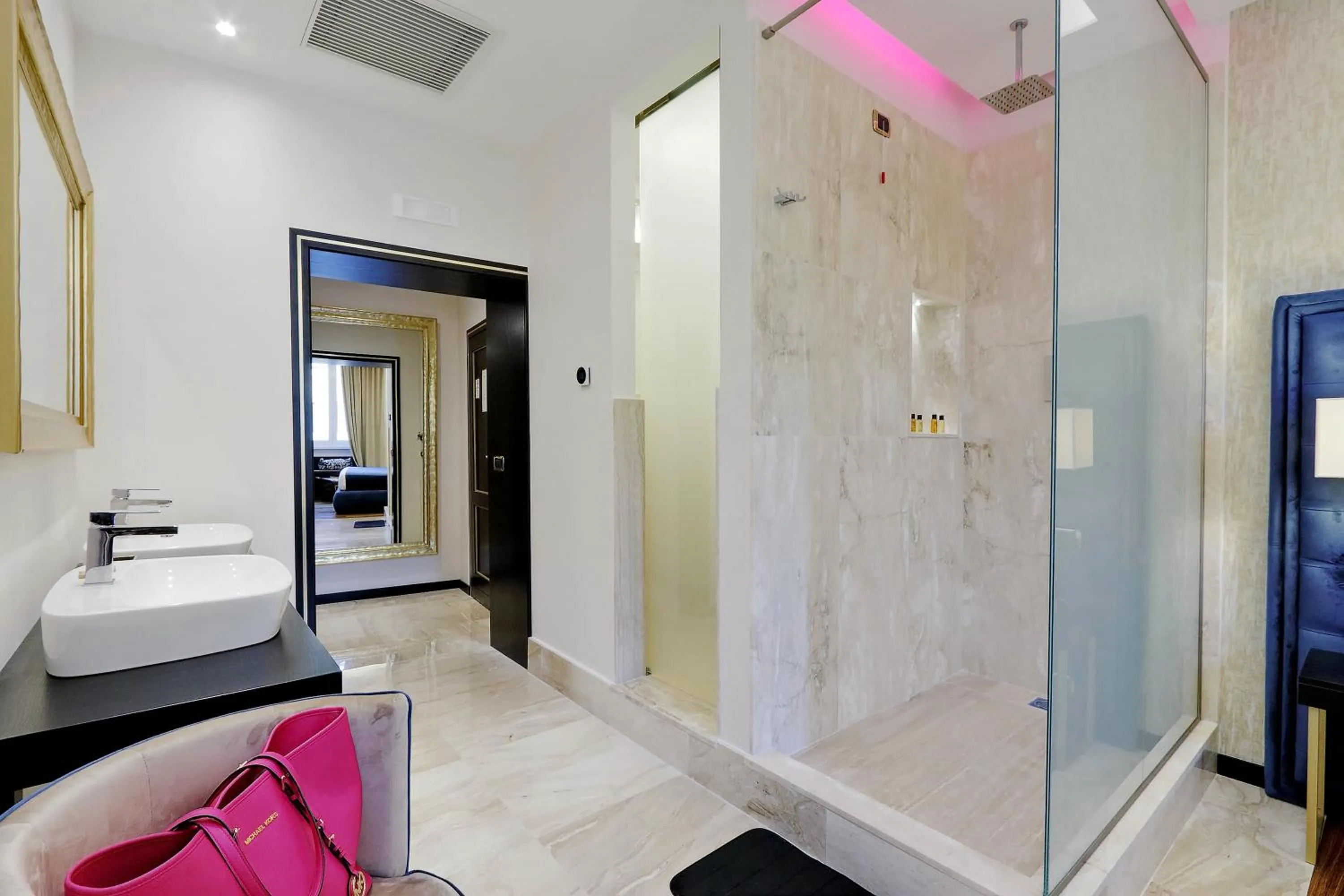 Superior Suite with Shower in Spanish Diamond Luxury Suites & Jacuzzi