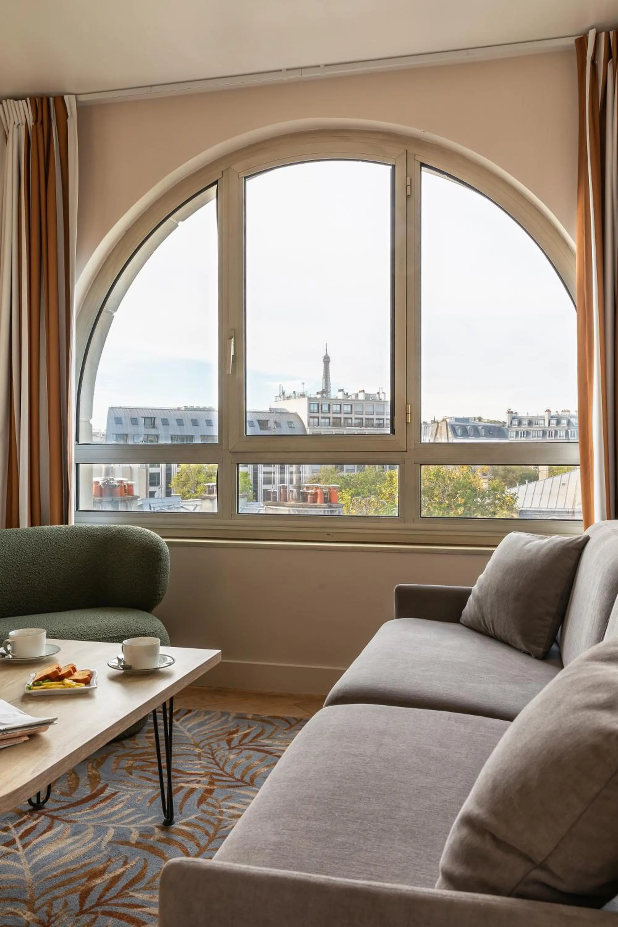 Junior Suite with Terrace and Eiffel Tower View in Royal Garden Champs-Élysées