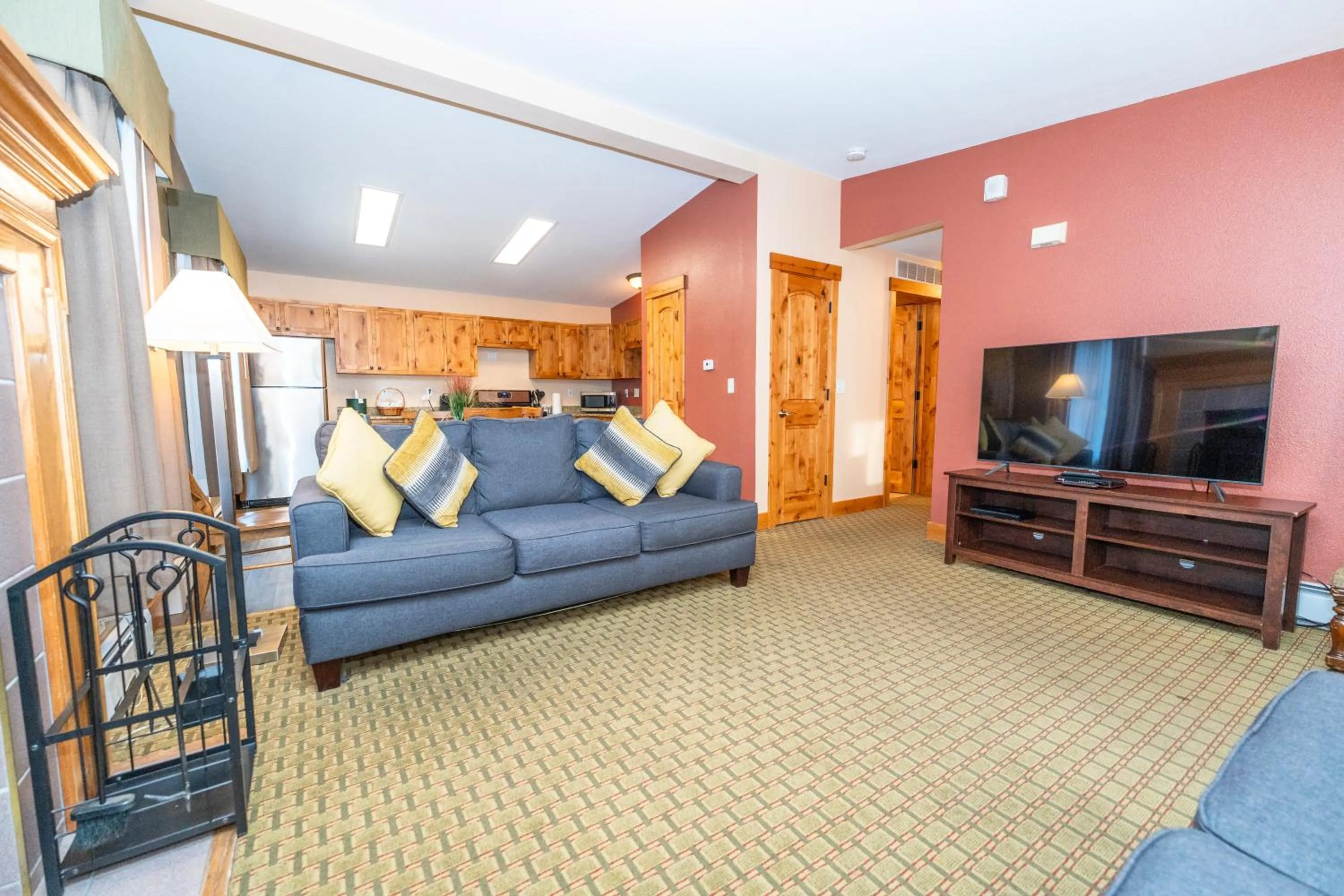 Three-Bedroom Suite - Non-Pet Friendly in Silver Moon Inn