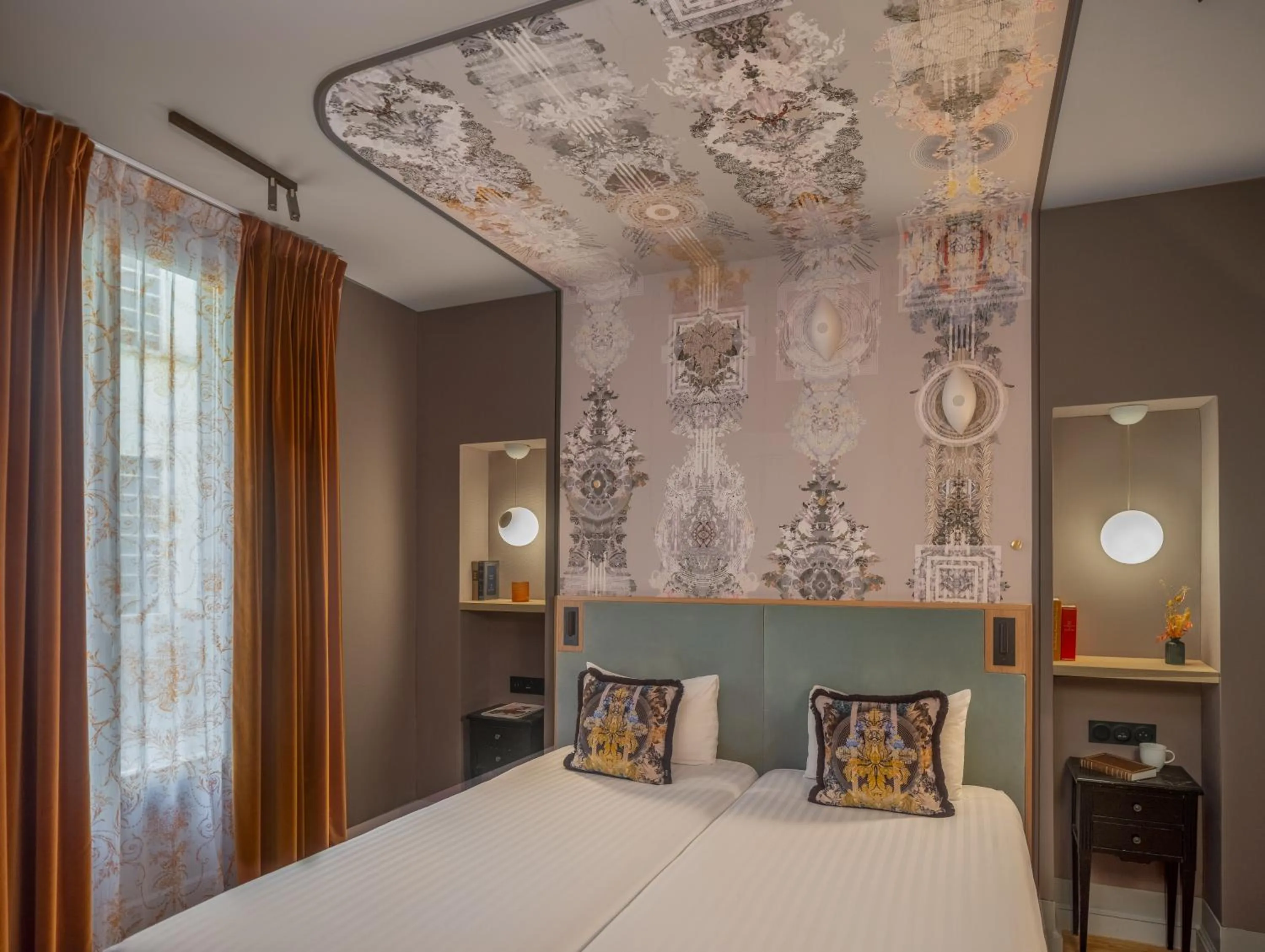 Prestige Twin Room in Hotel Louison