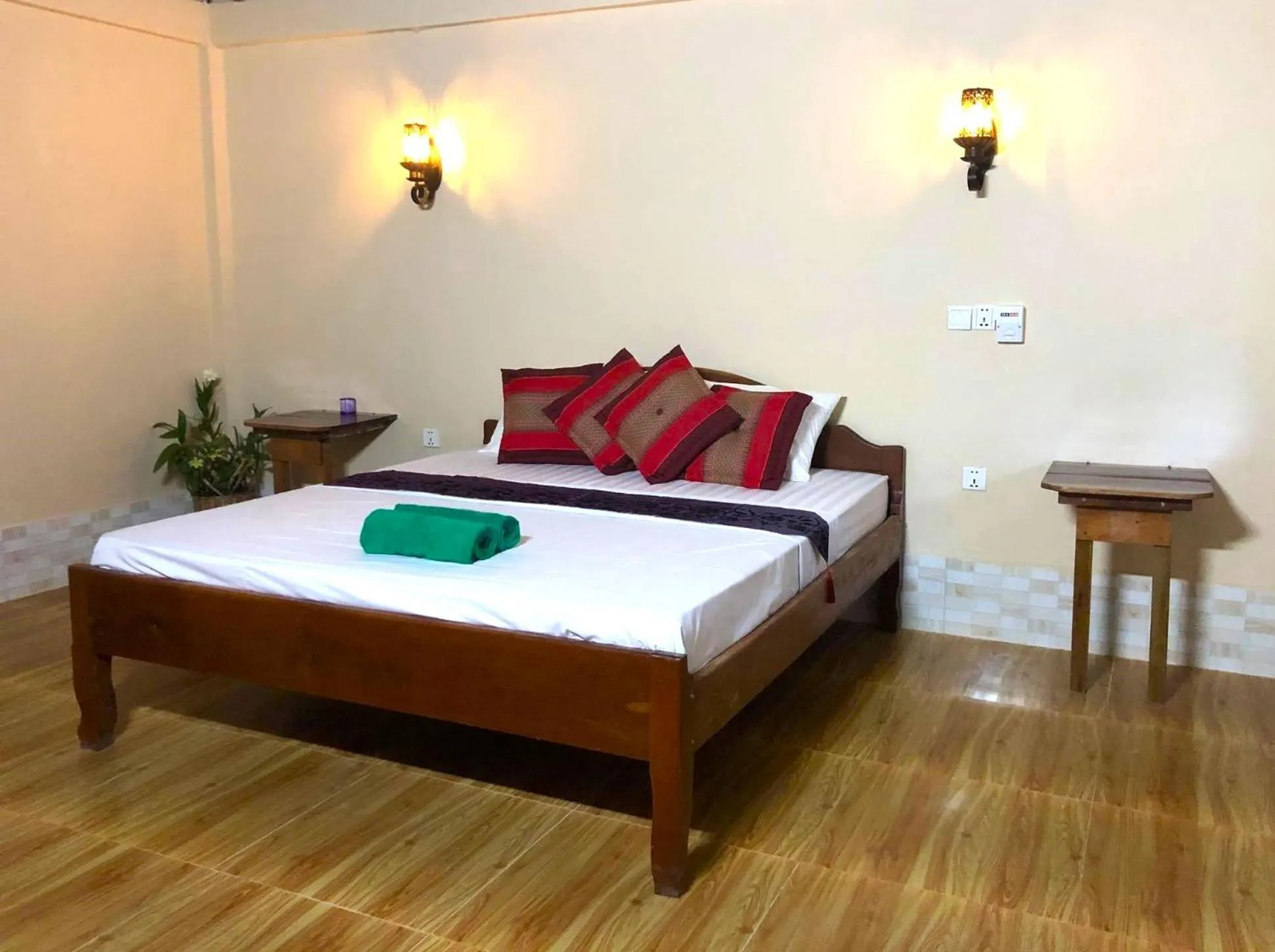 Budget Double Room in Green Mango Bungalows