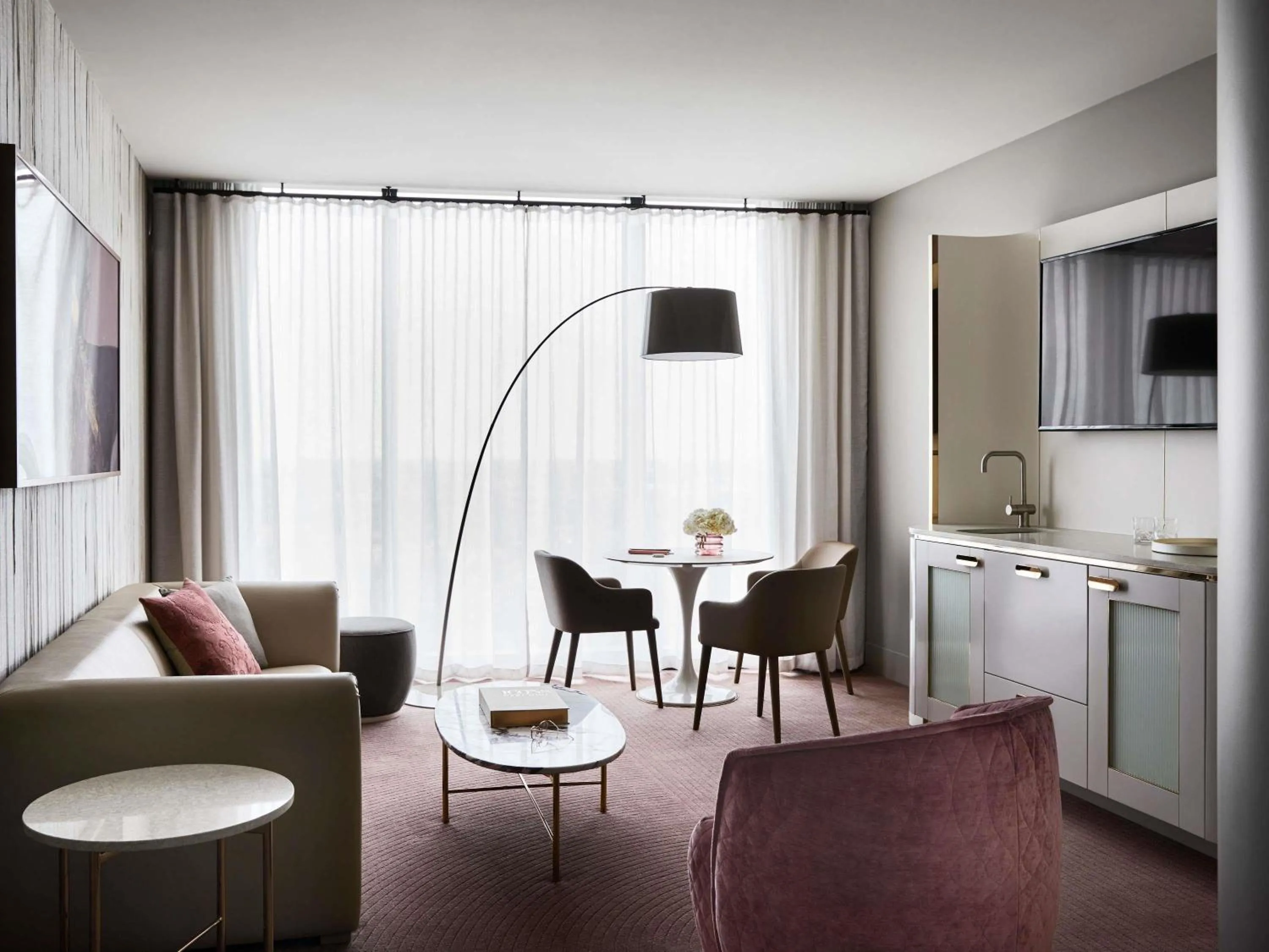 One-Bedroom Deluxe King Suite in Hotel Chadstone Melbourne MGallery Collection