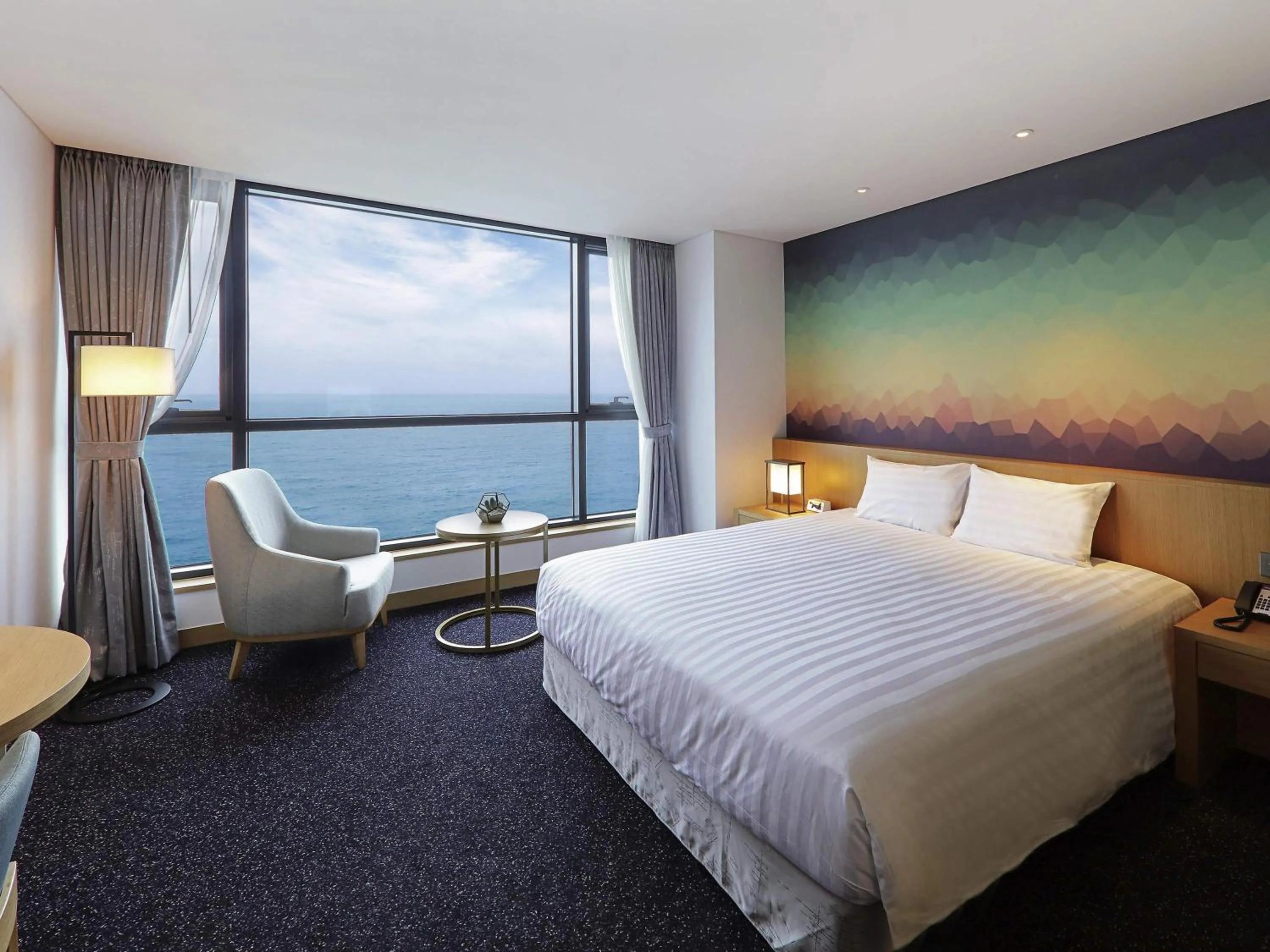 Privilege King Room with Ocean View in Mercure Ambassador Ulsan