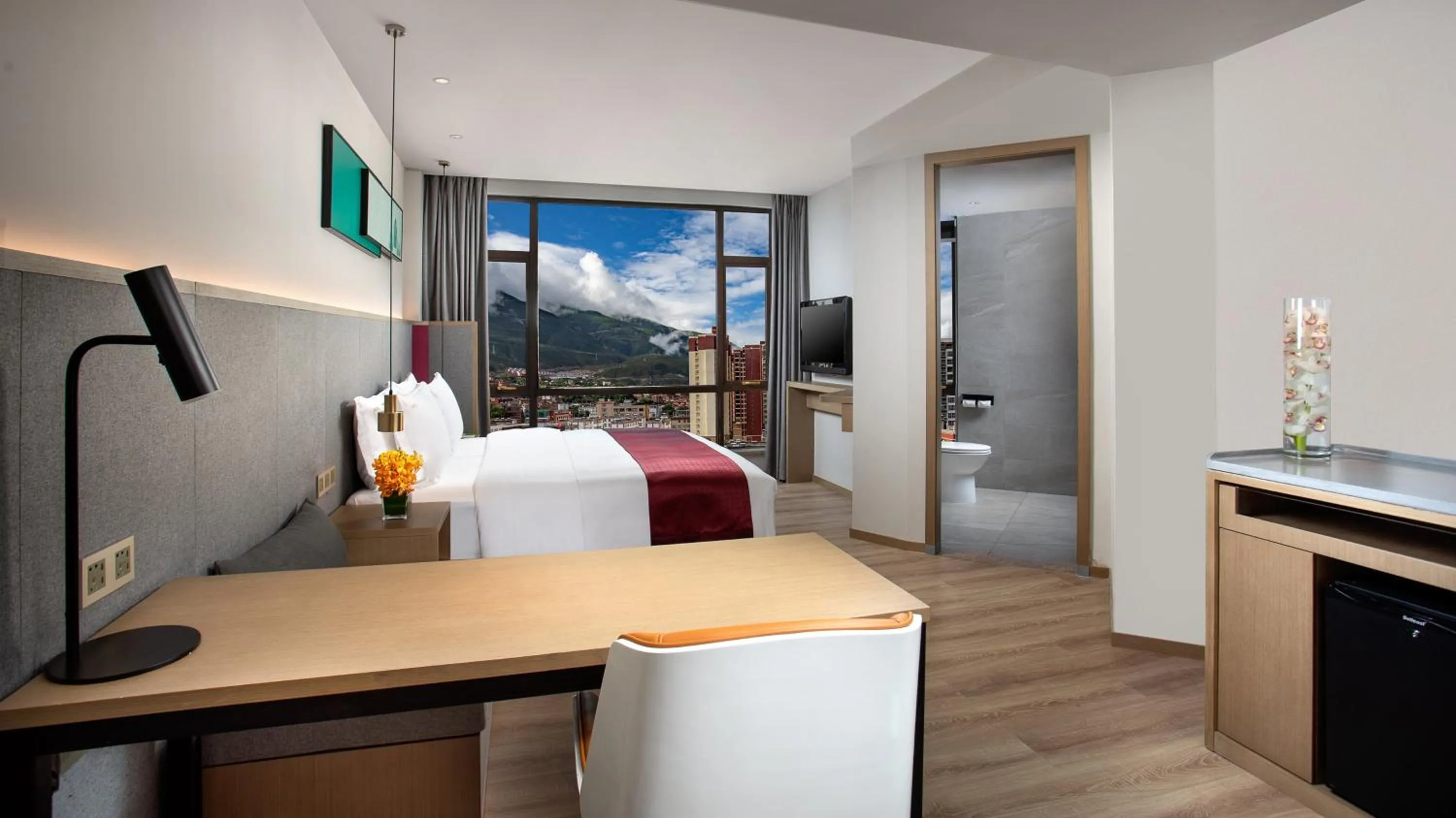 Premium King Room in Holiday Inn Batang by IHG