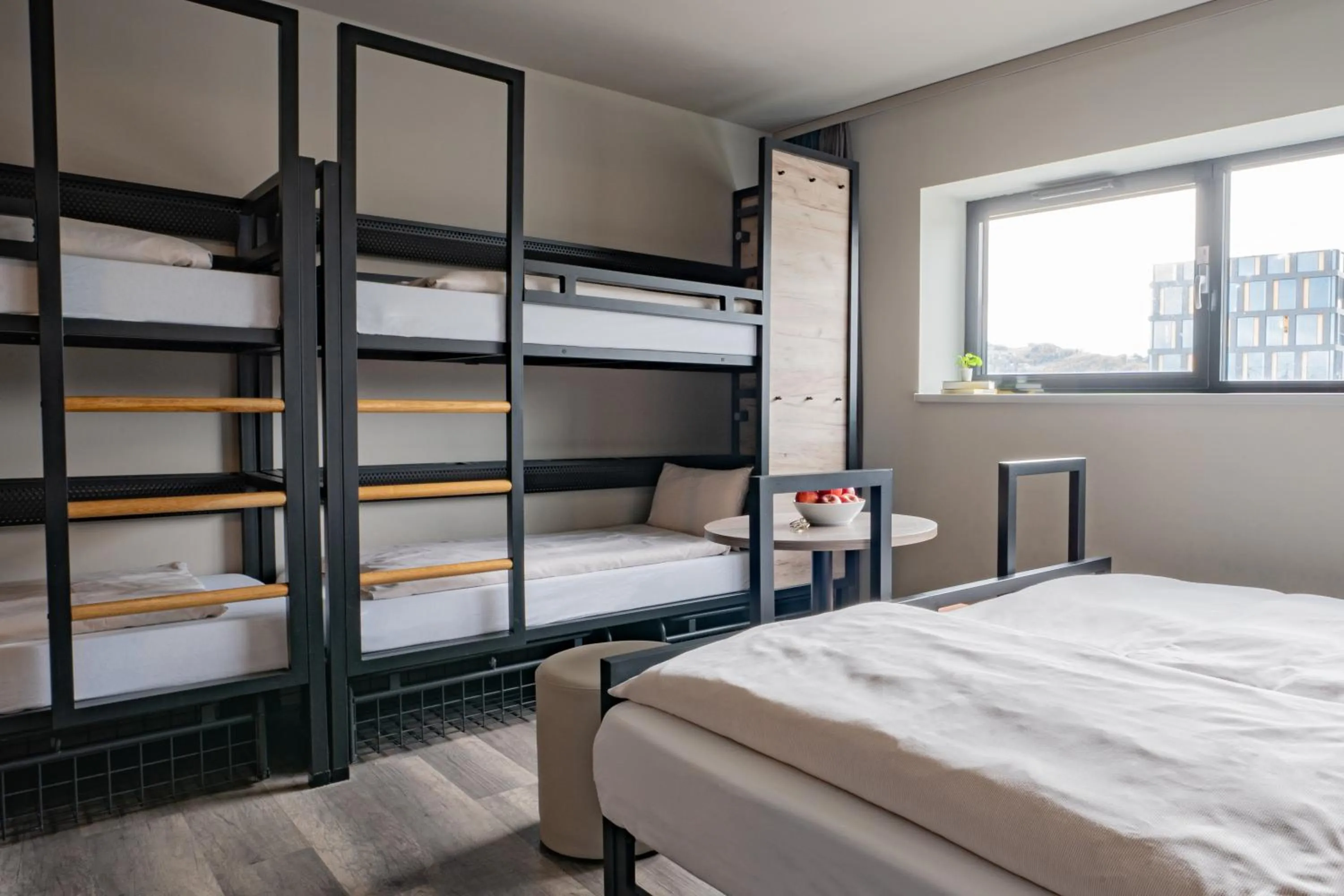 Family Room with Private Bathroom in harry's home Salzburg