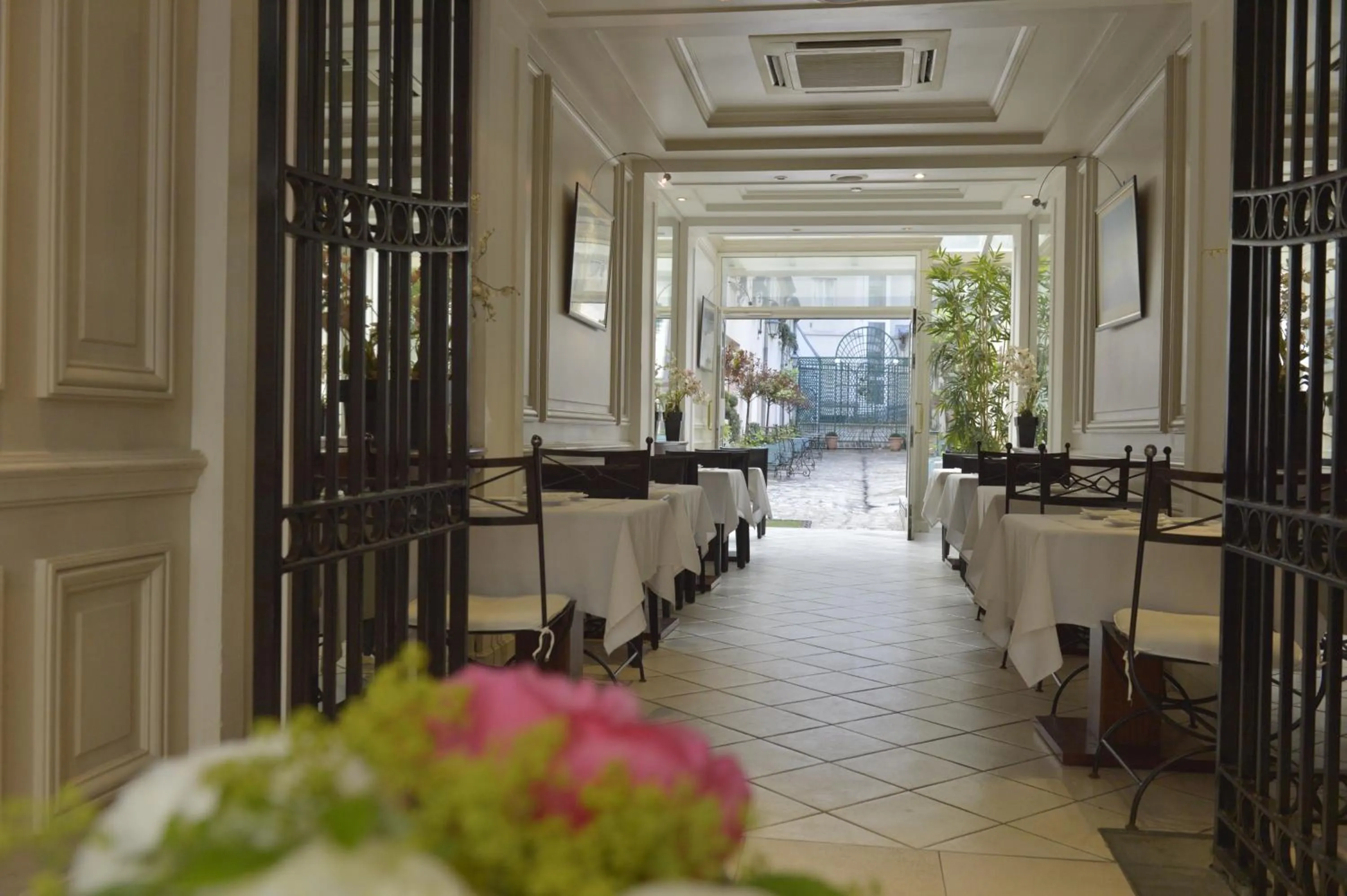 Double Room or Twin Room in Unic Renoir Saint Germain