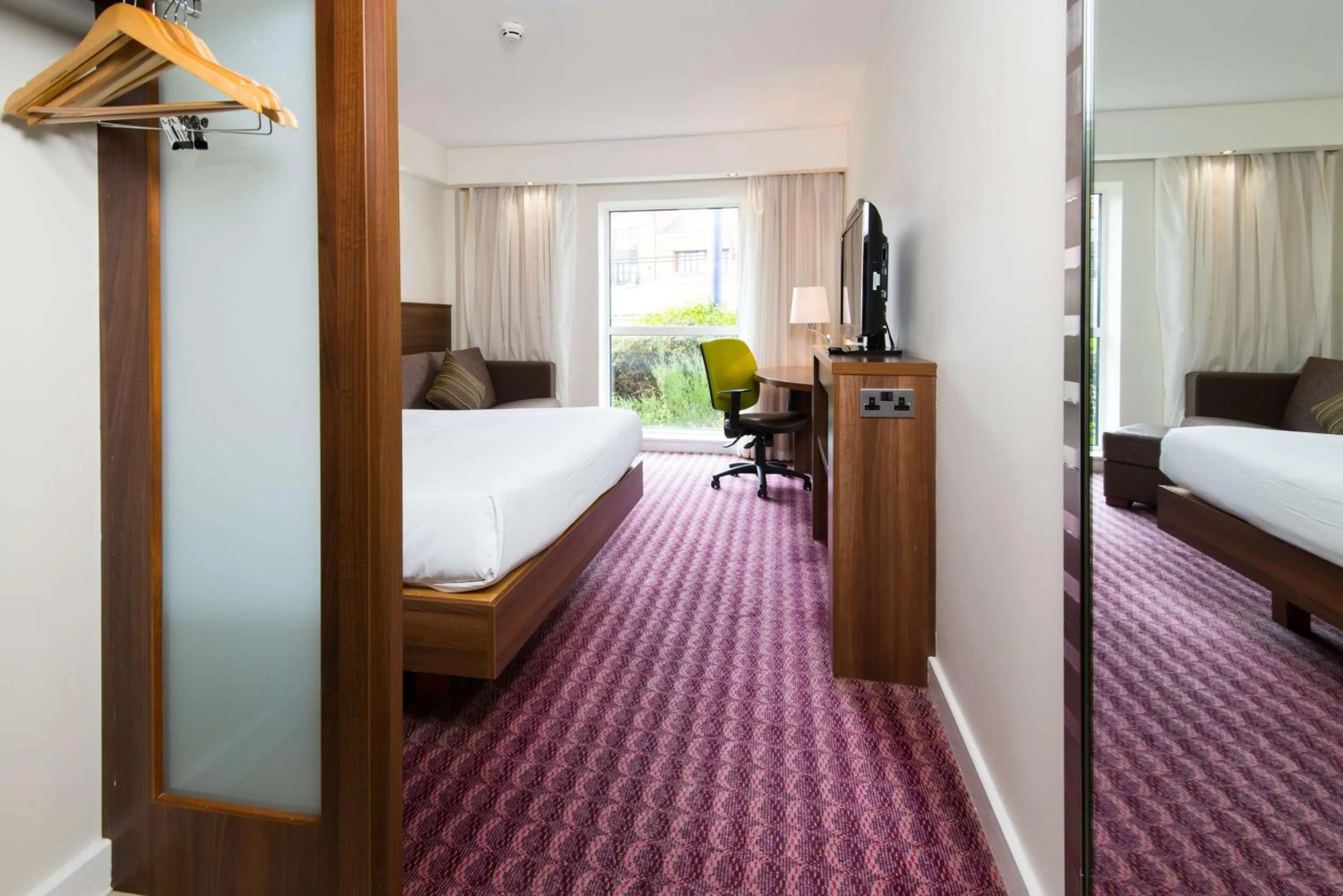 Queen Room with Sofa Bed in Hampton by Hilton Birmingham Jewellery Quarter