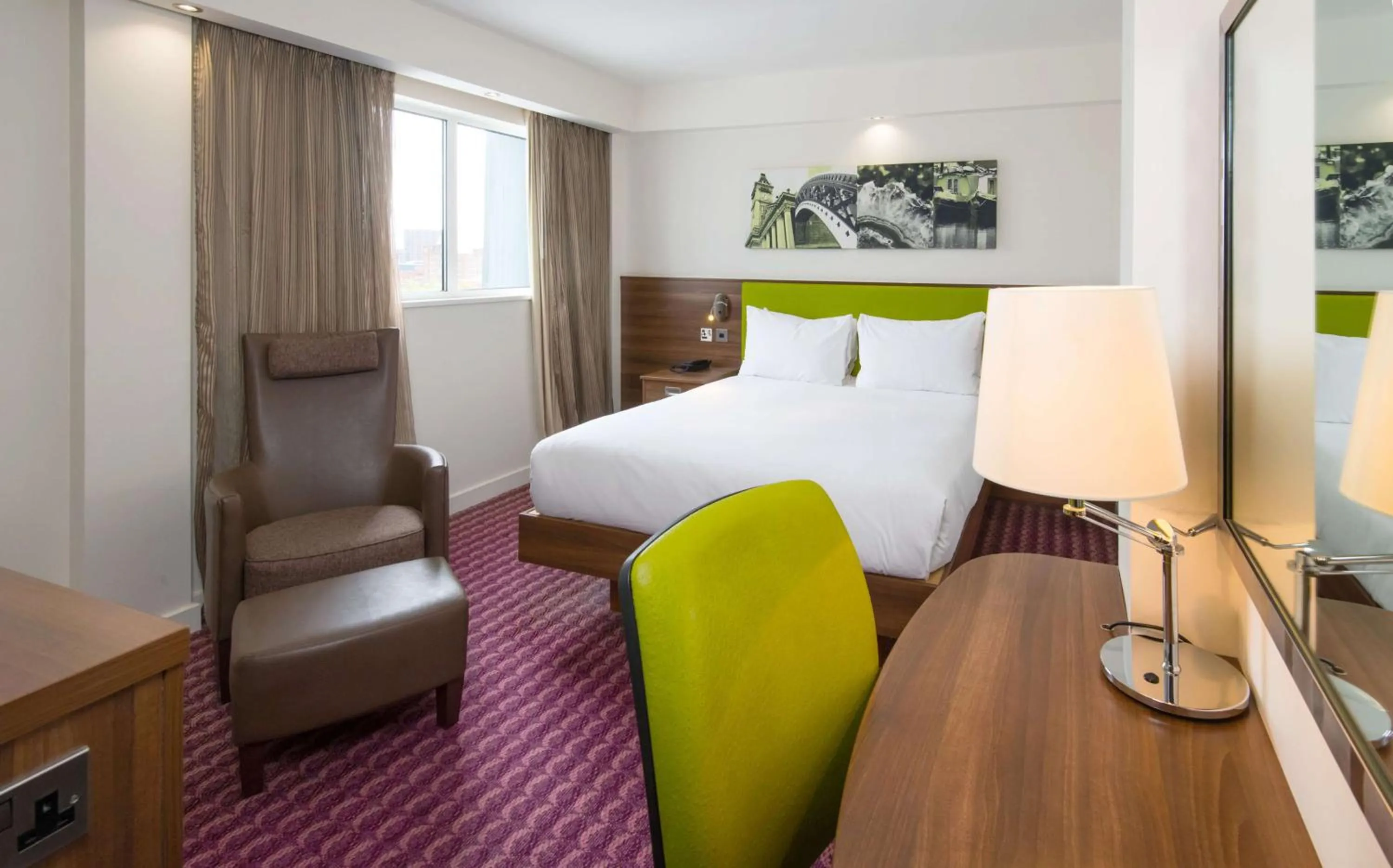 Queen Room in Hampton by Hilton Birmingham Jewellery Quarter