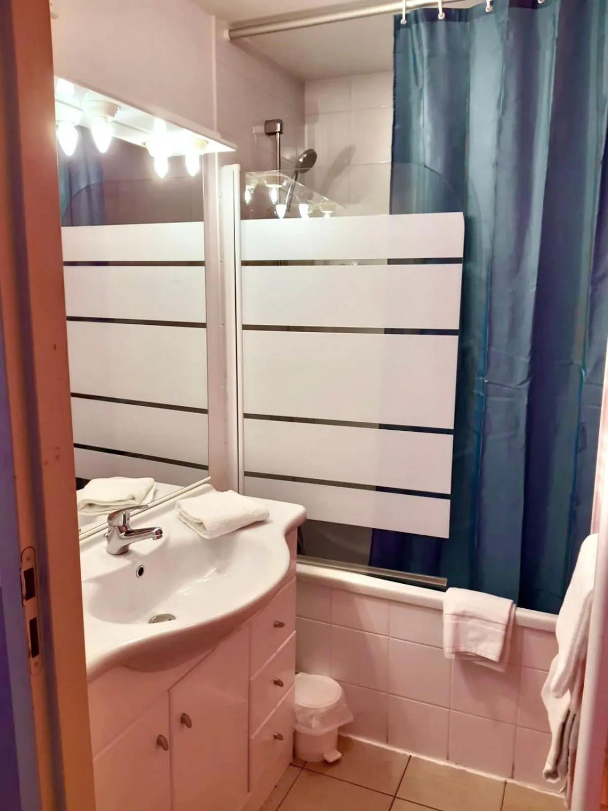 Two-Bedroom Apartment in Adonis Valberg