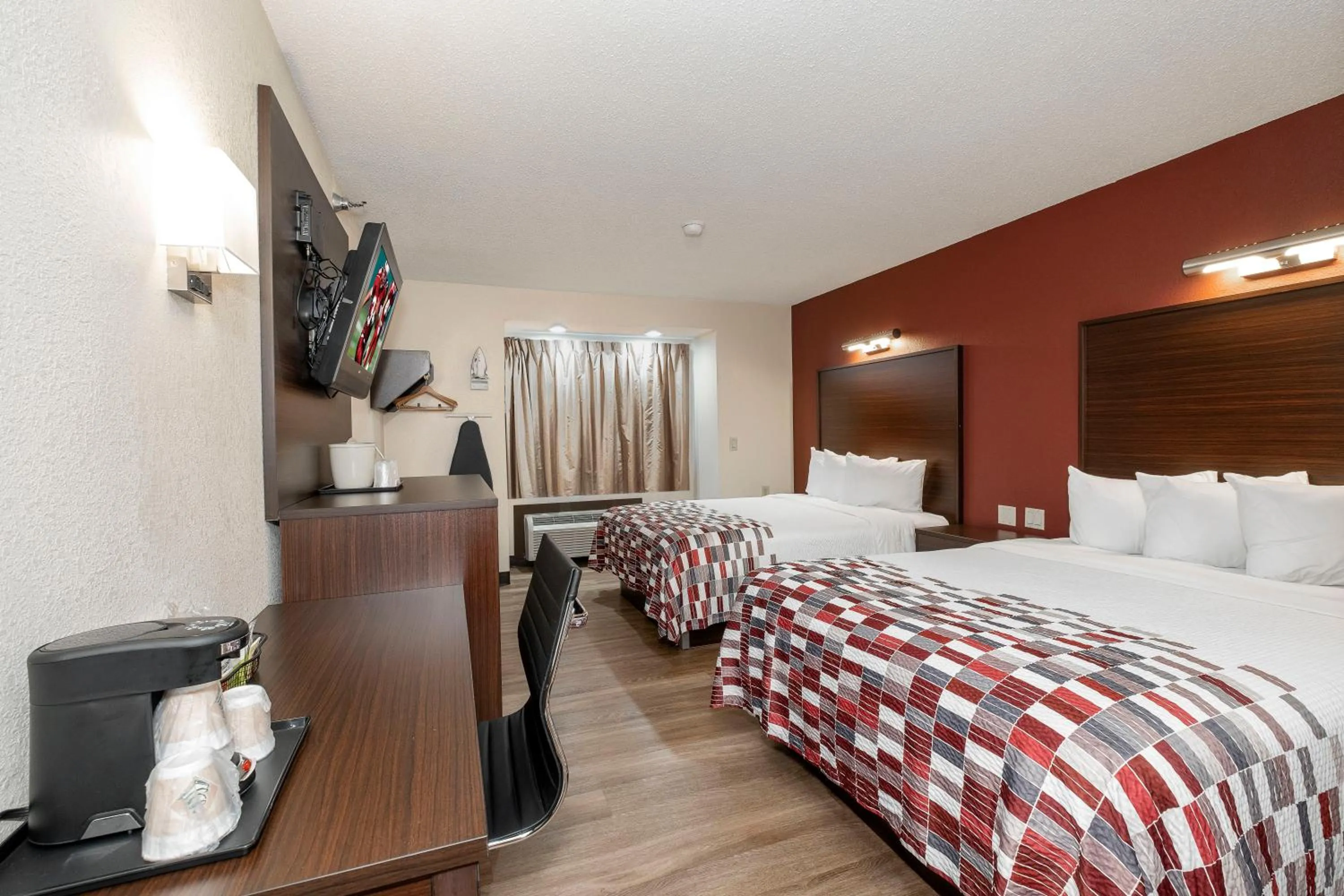 Deluxe Queen Room with Two Double Beds Non-Smoking in Red Roof Inn Springfield, MO