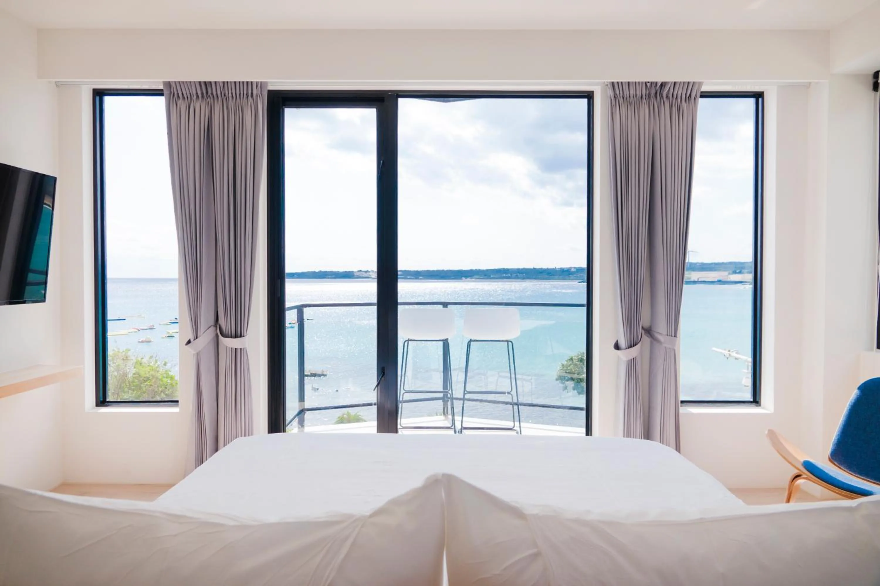 Double Room with Balcony and Sea View in Sunshine Liv.