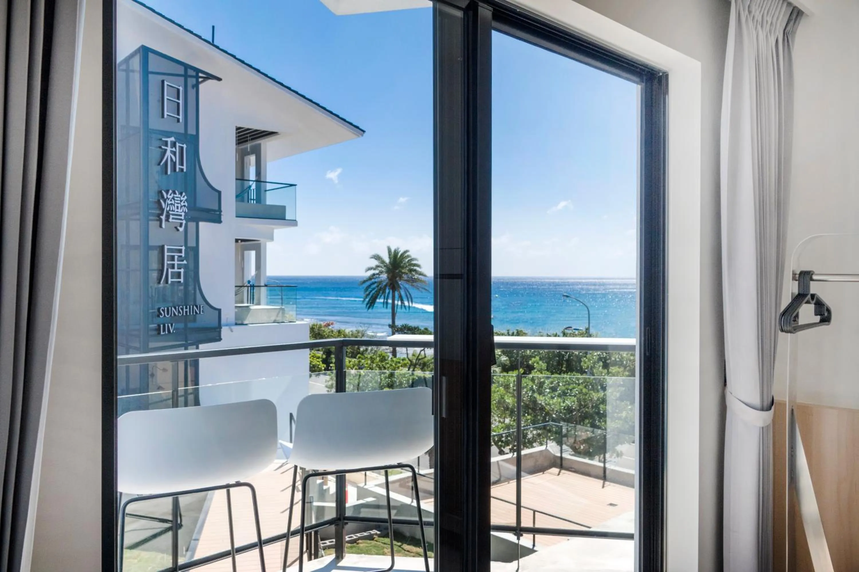 Deluxe Quadruple Room in Sunshine Liv.