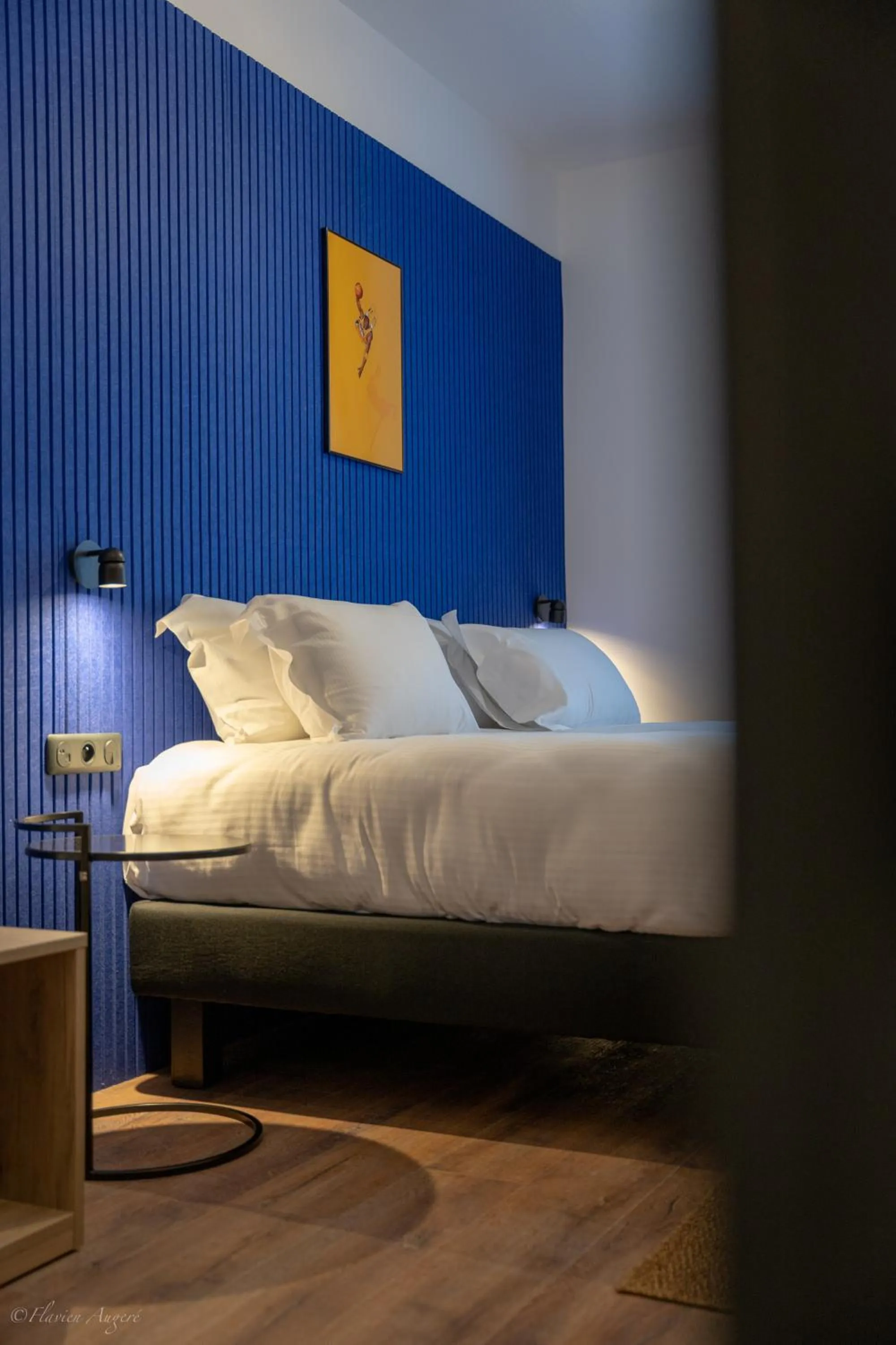 Star in ClapClap Hôtel, Food & Bar